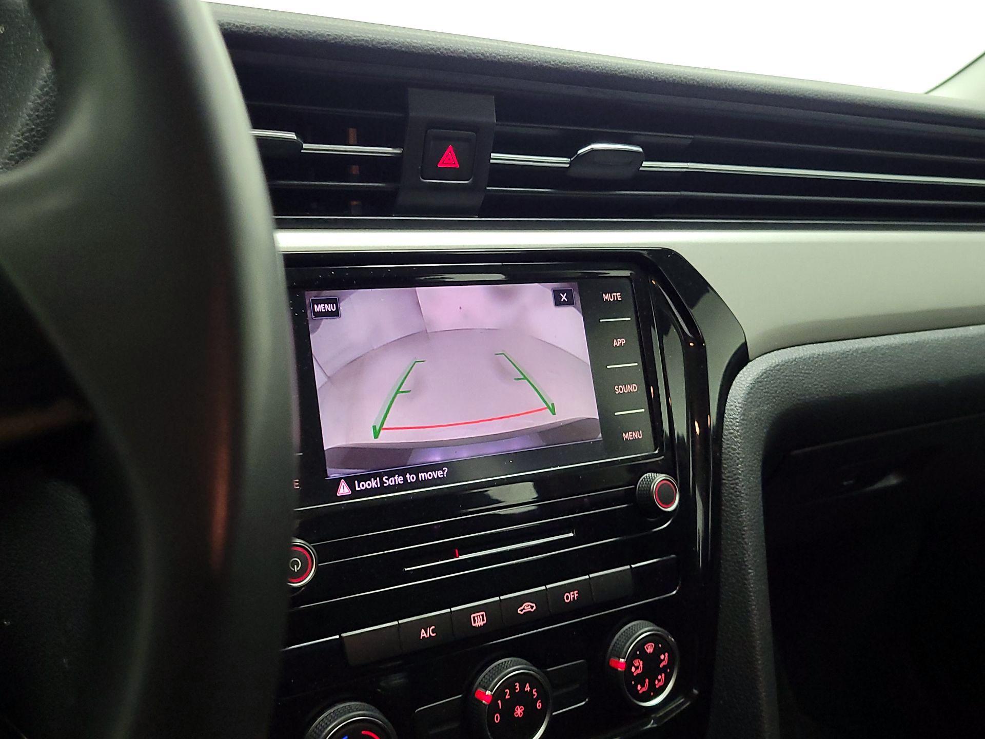 Thumbnail: 2021 Volkswagen Passat - 14