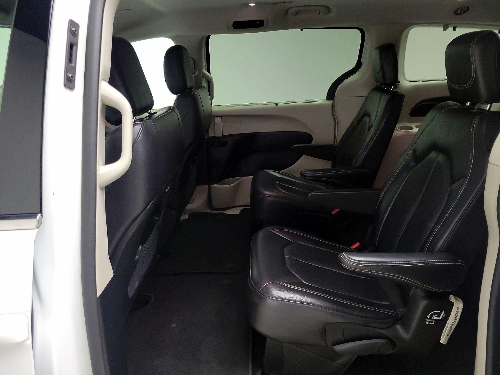 Thumbnail: 2022 Chrysler Pacifica - 19