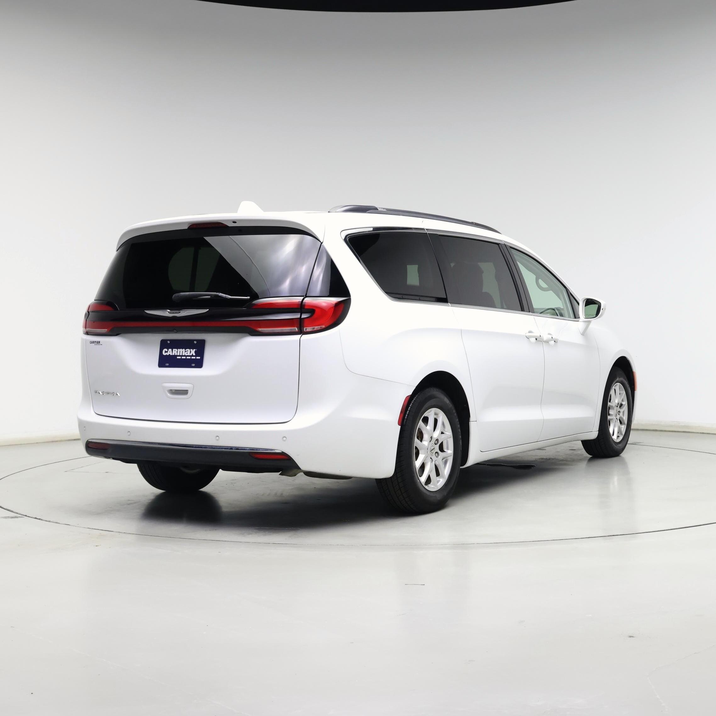 Thumbnail: 2022 Chrysler Pacifica - 8