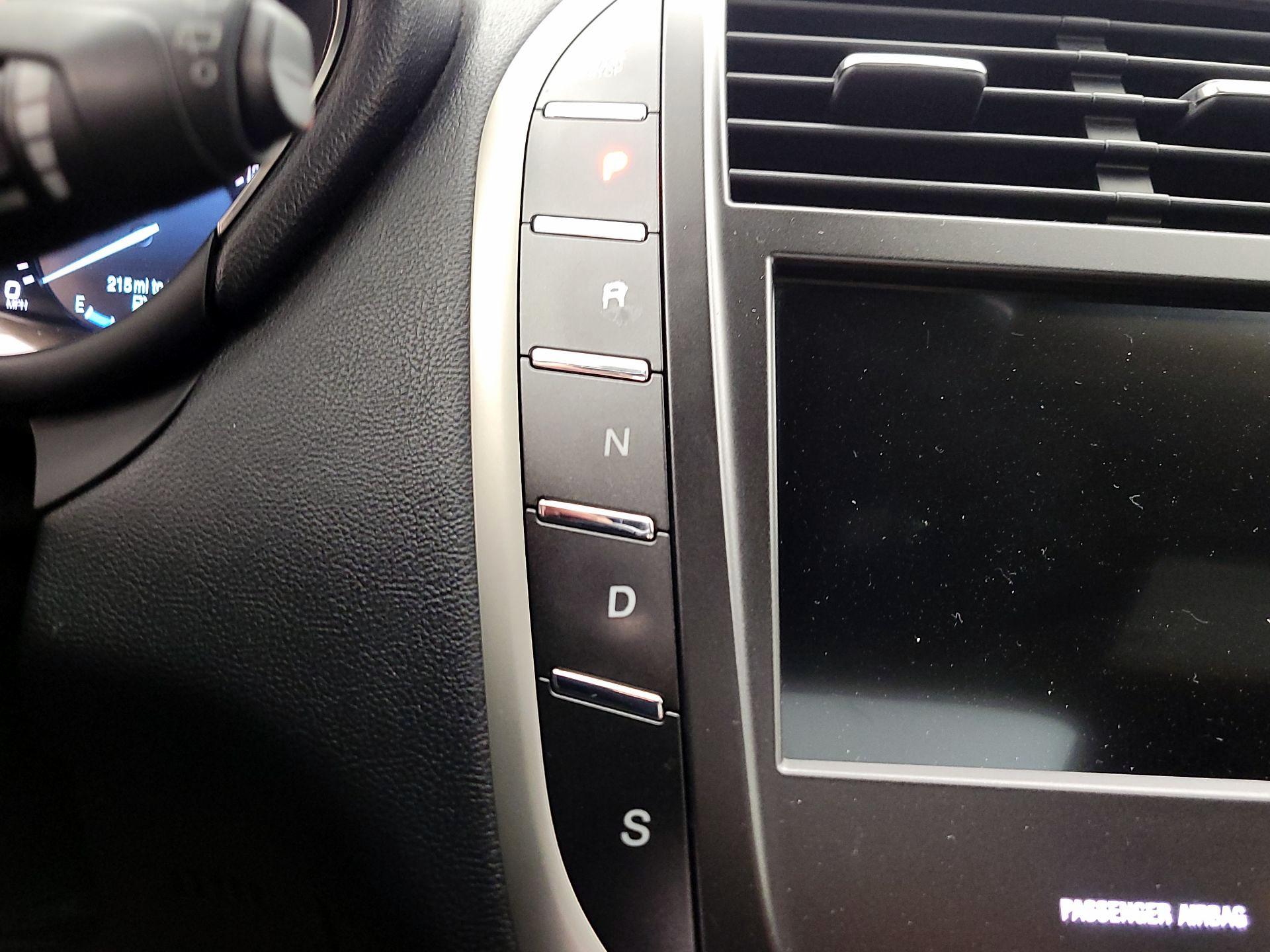 Thumbnail: 2018 Lincoln MKC - 17