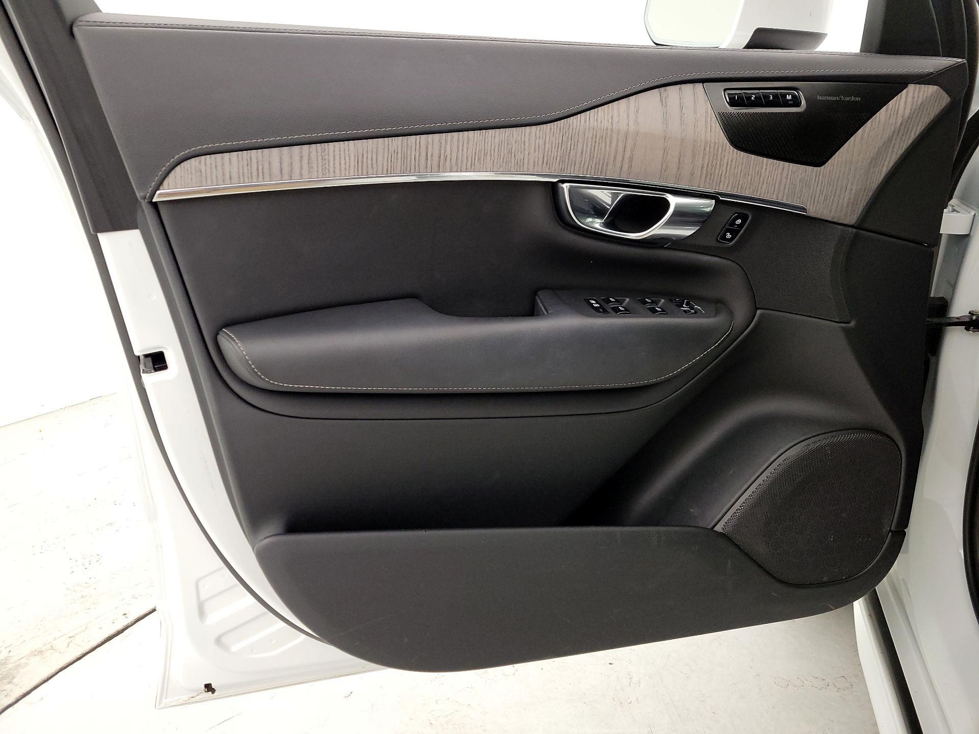 Thumbnail: 2021 Volvo XC90 - 12