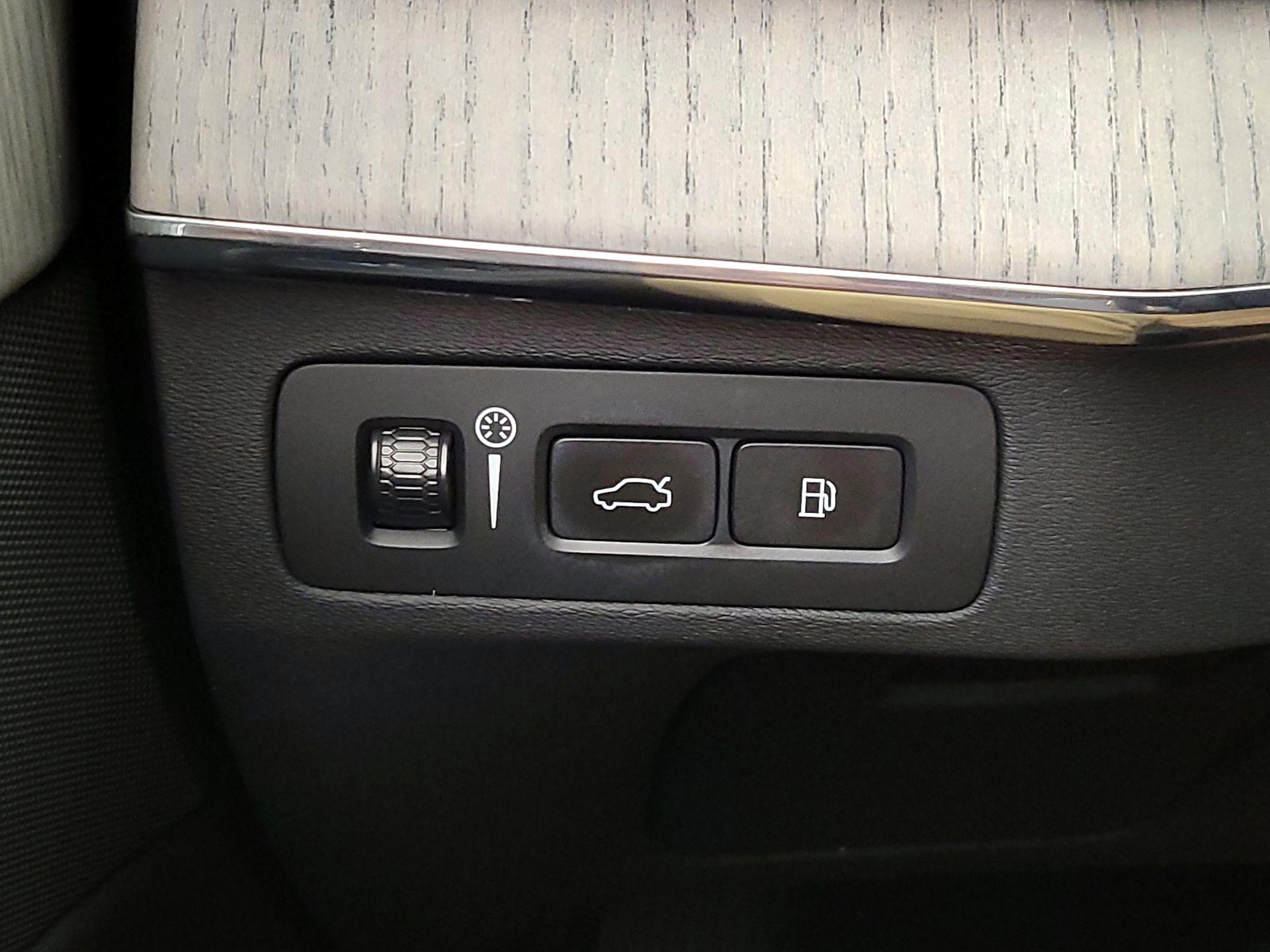 Thumbnail: 2021 Volvo XC90 - 13