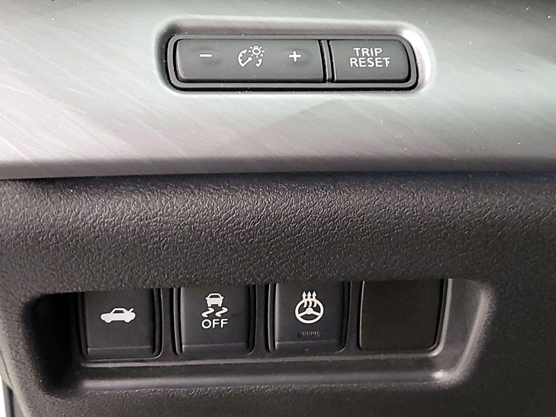 Thumbnail: 2016 Nissan Maxima - 13