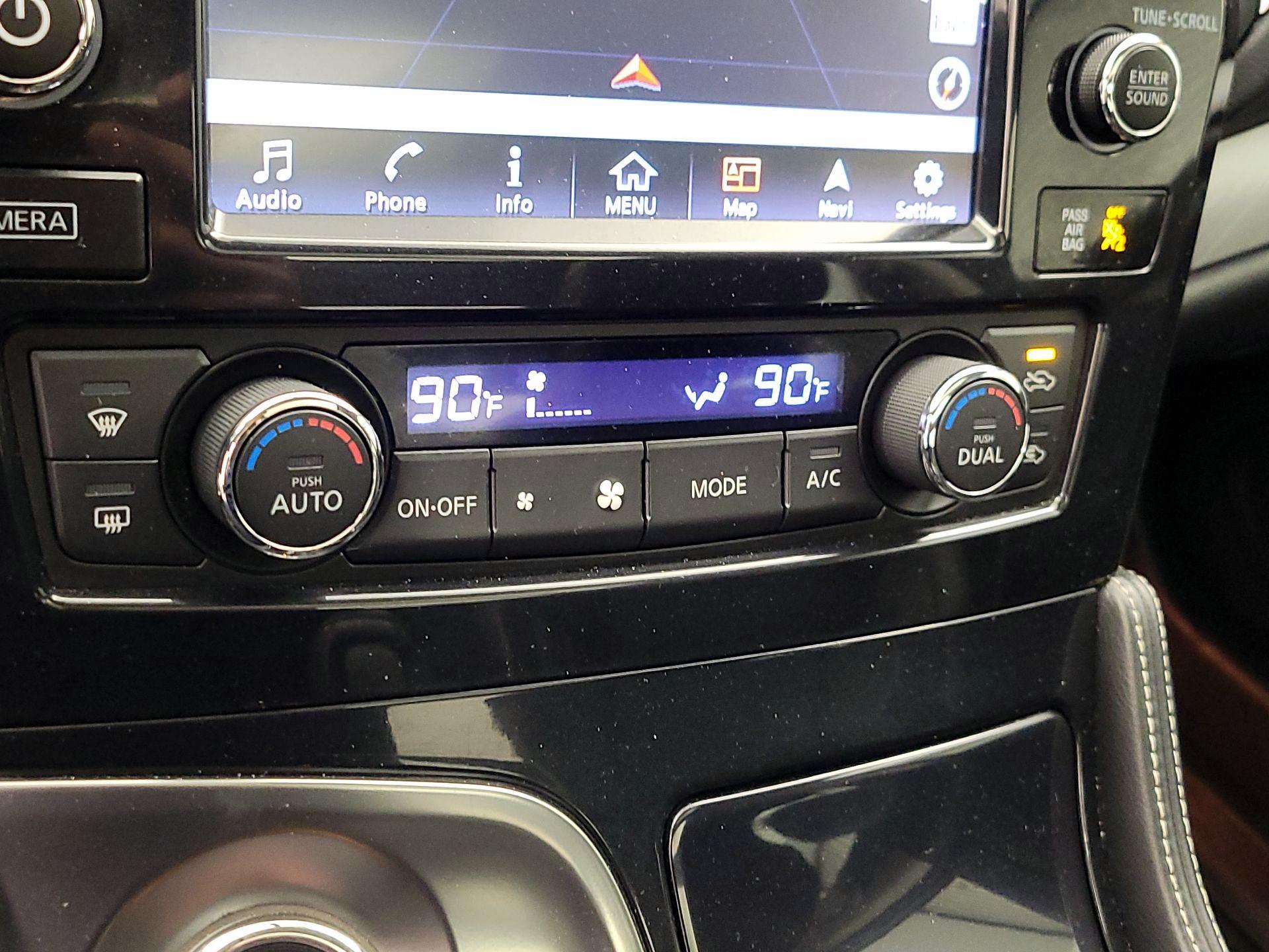 Thumbnail: 2016 Nissan Maxima - 17