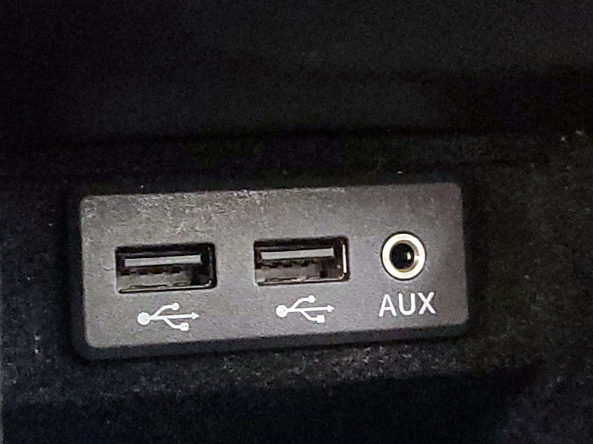 Thumbnail: 2016 Nissan Maxima - 19