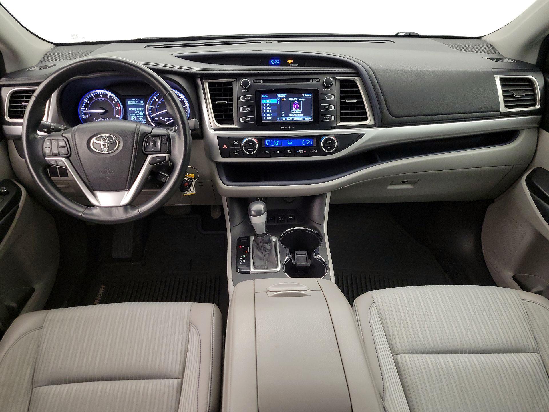 Thumbnail: 2015 Toyota Highlander - 9