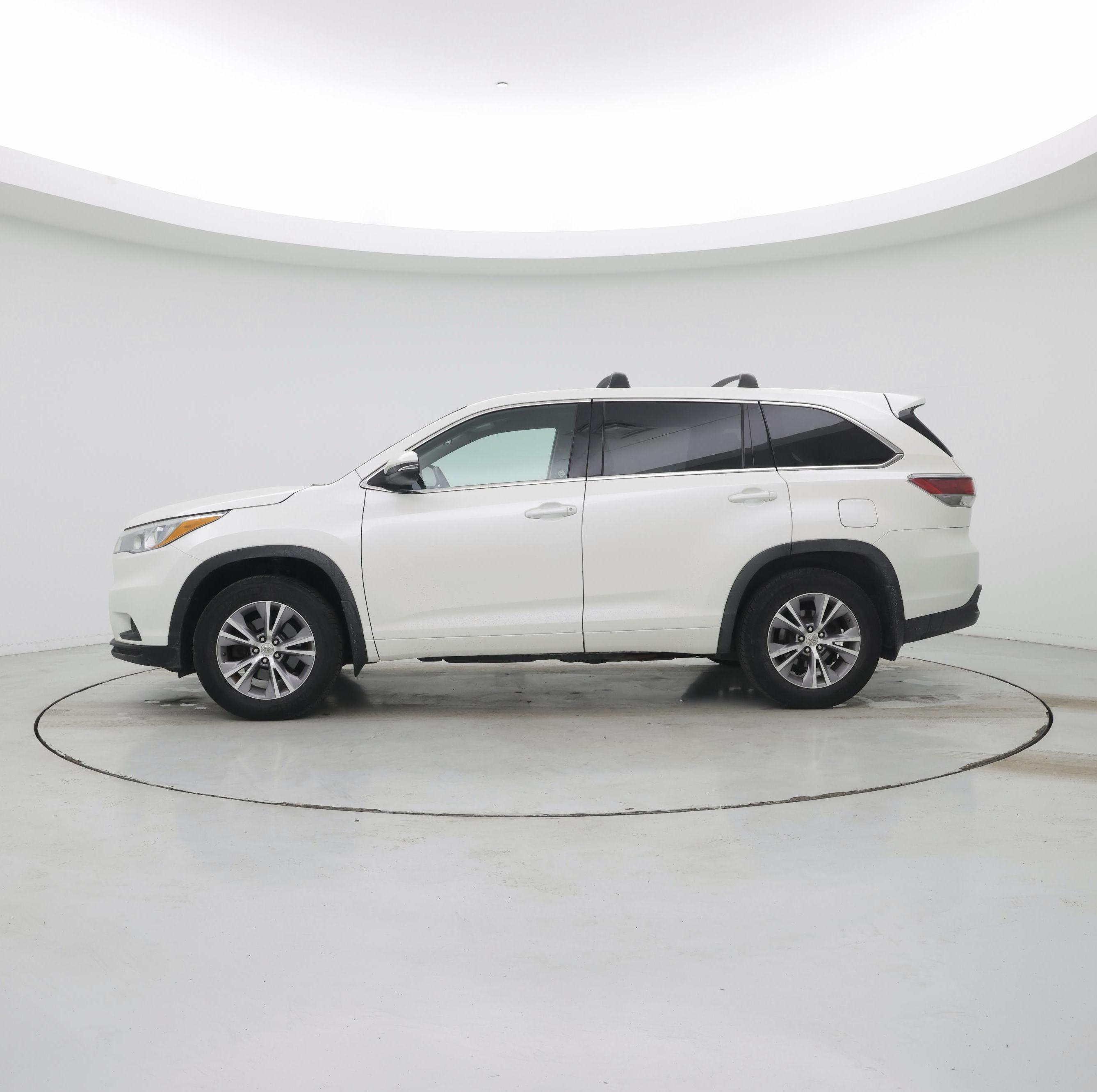 Thumbnail: 2015 Toyota Highlander - 3