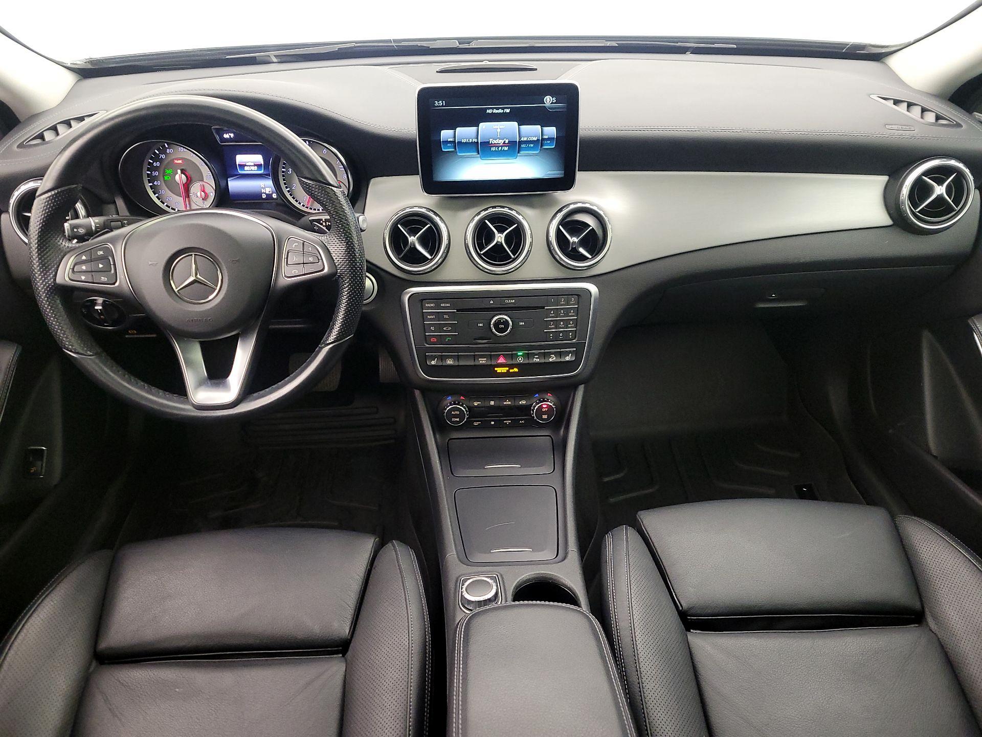 Thumbnail: 2016 Mercedes-Benz GLA - 9