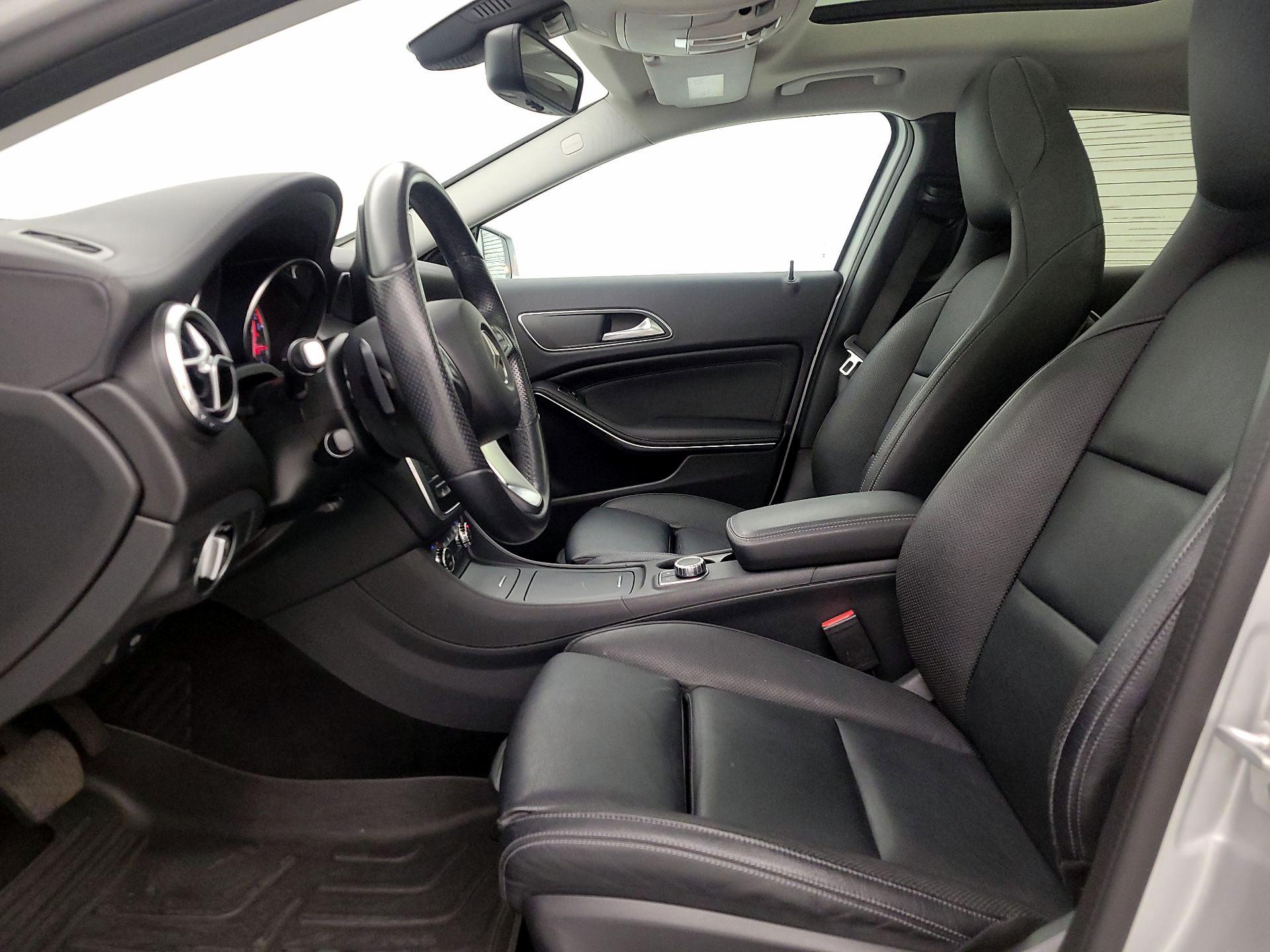 Thumbnail: 2016 Mercedes-Benz GLA - 11