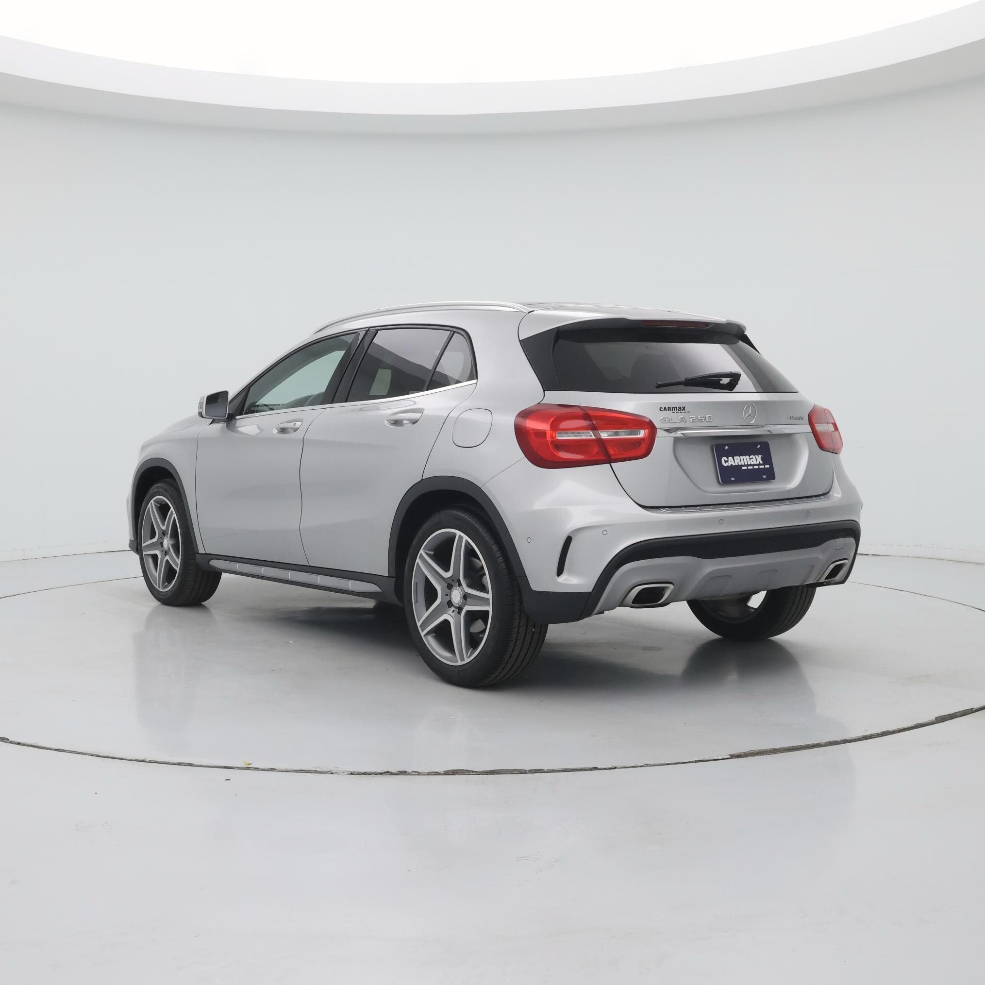 Thumbnail: 2016 Mercedes-Benz GLA - 2