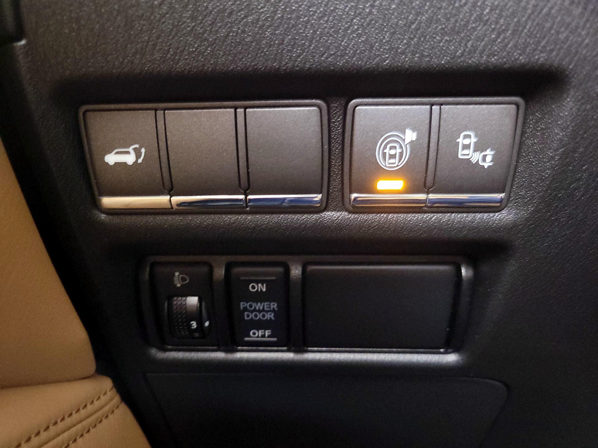 Thumbnail: 2017 INFINITI QX80 - 13