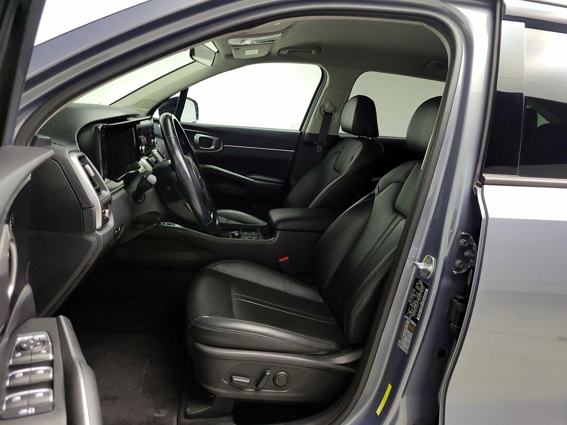 Thumbnail: 2022 Kia Sorento - 11