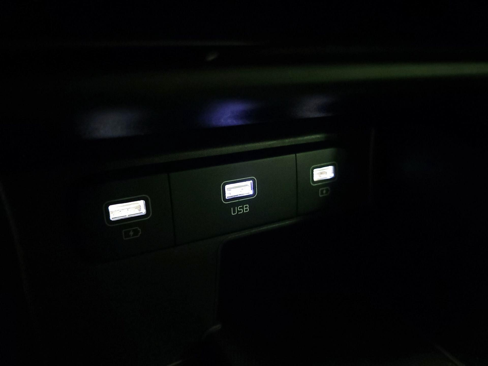 Thumbnail: 2022 Kia Sorento - 19