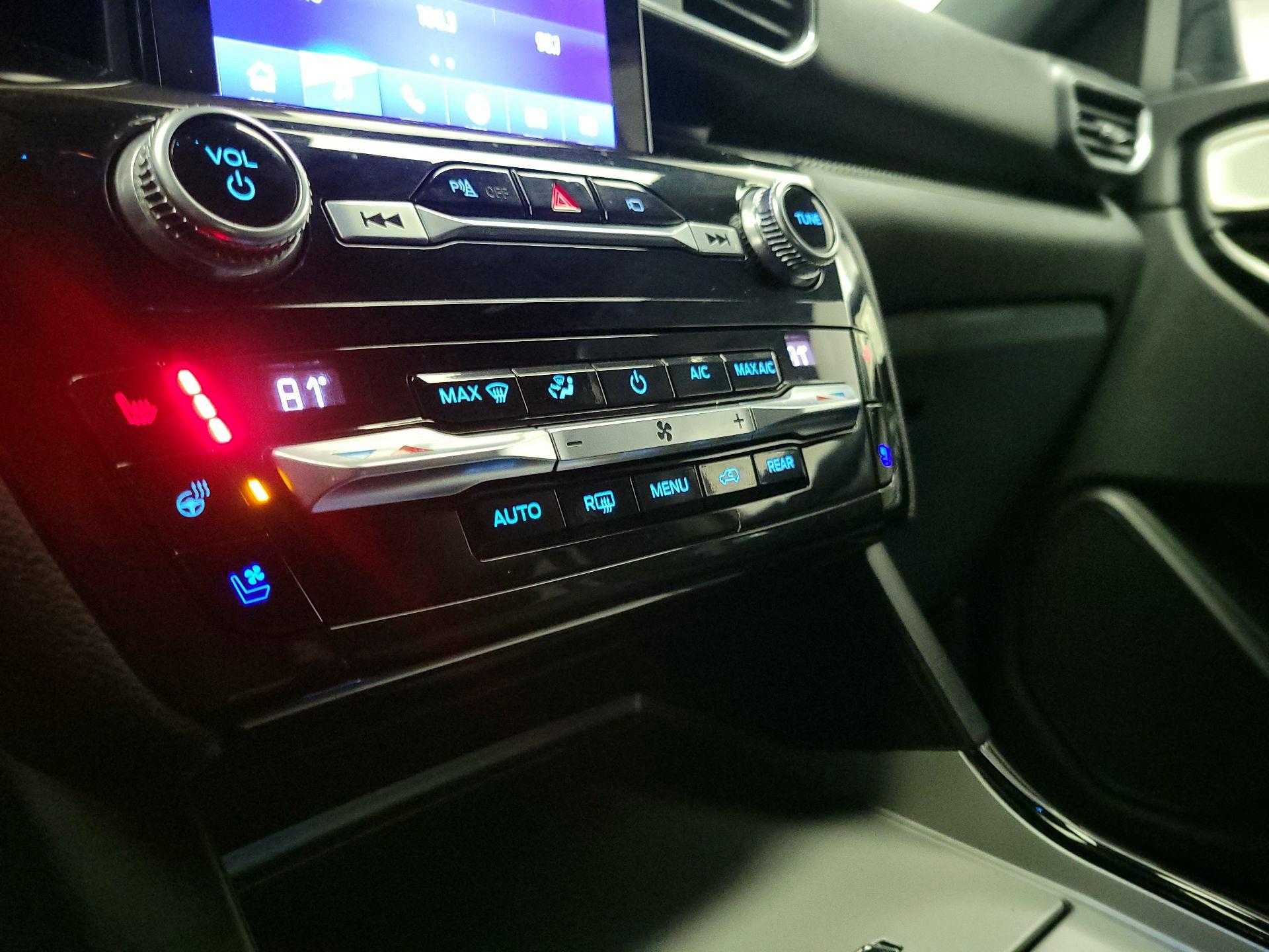 Thumbnail: 2021 Ford Explorer - 17