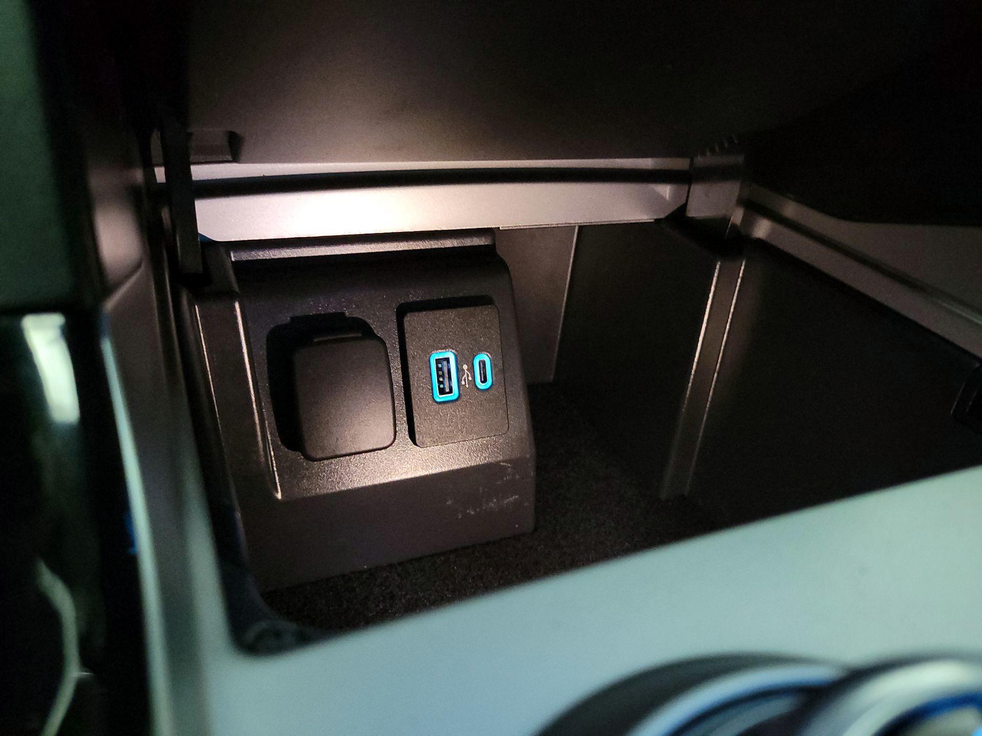 Thumbnail: 2021 Ford Explorer - 19