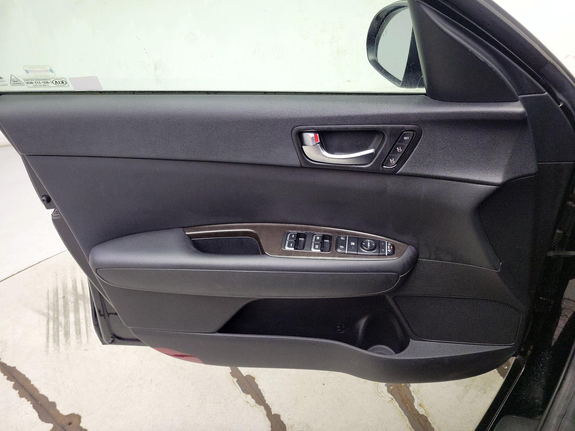 Thumbnail: 2018 Kia Optima - 12