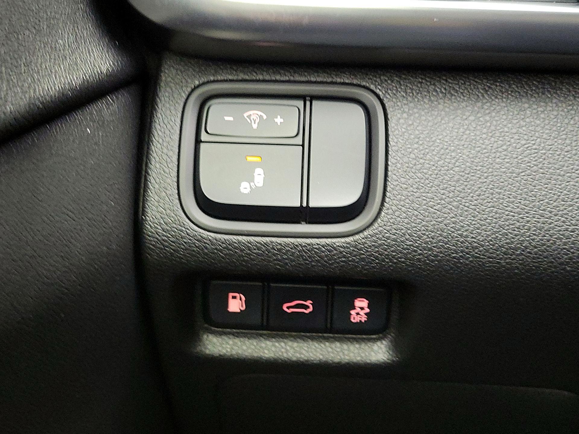 Thumbnail: 2018 Kia Optima - 13