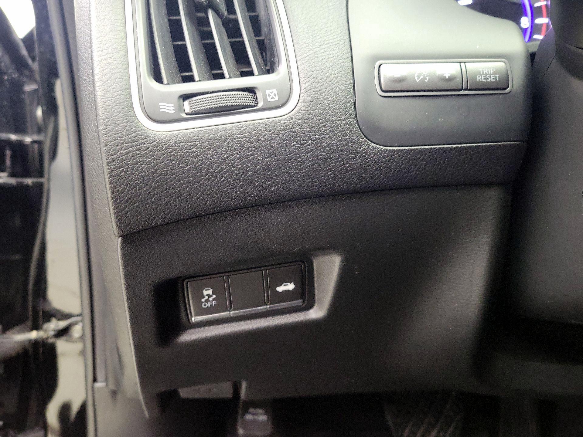 Thumbnail: 2016 INFINITI Q50 - 13