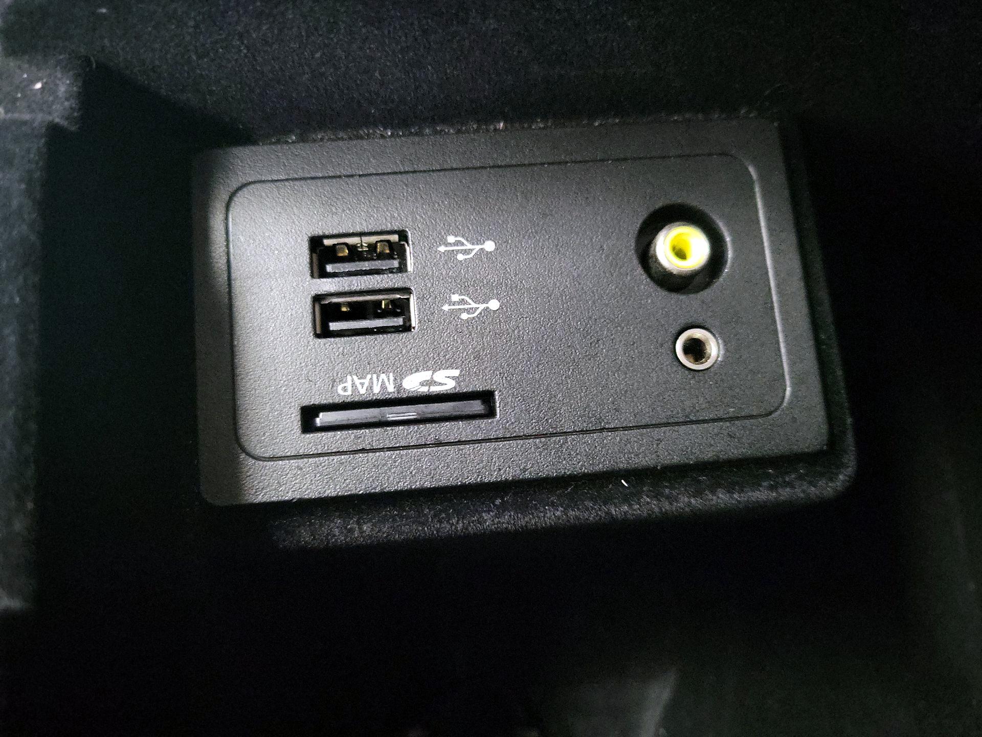 Thumbnail: 2016 INFINITI Q50 - 19