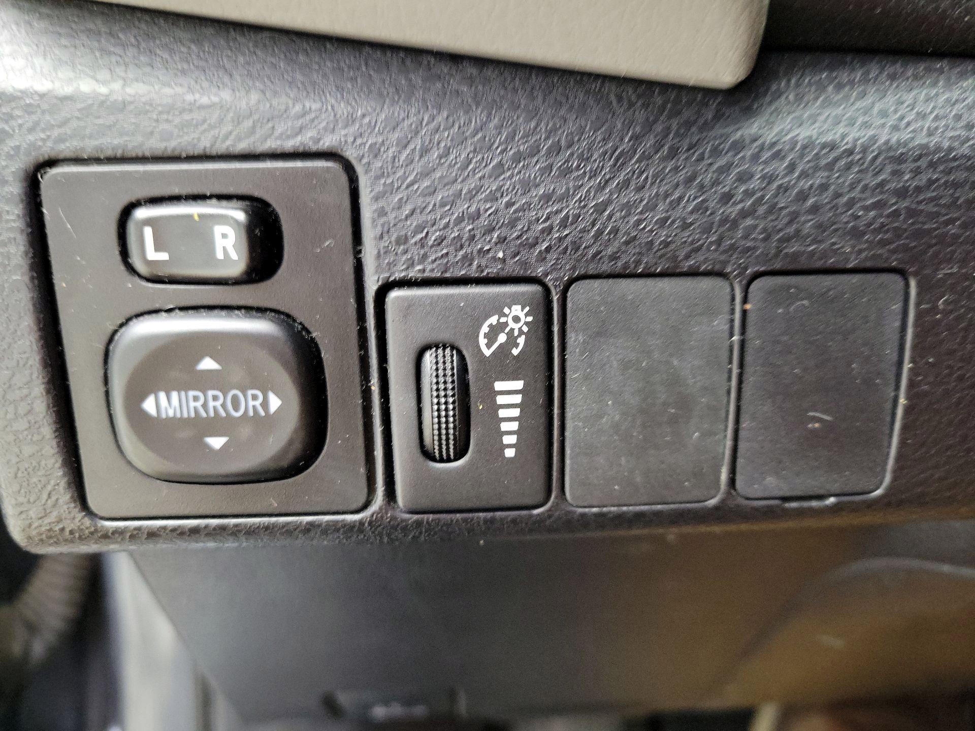 Thumbnail: 2015 Toyota Corolla - 13