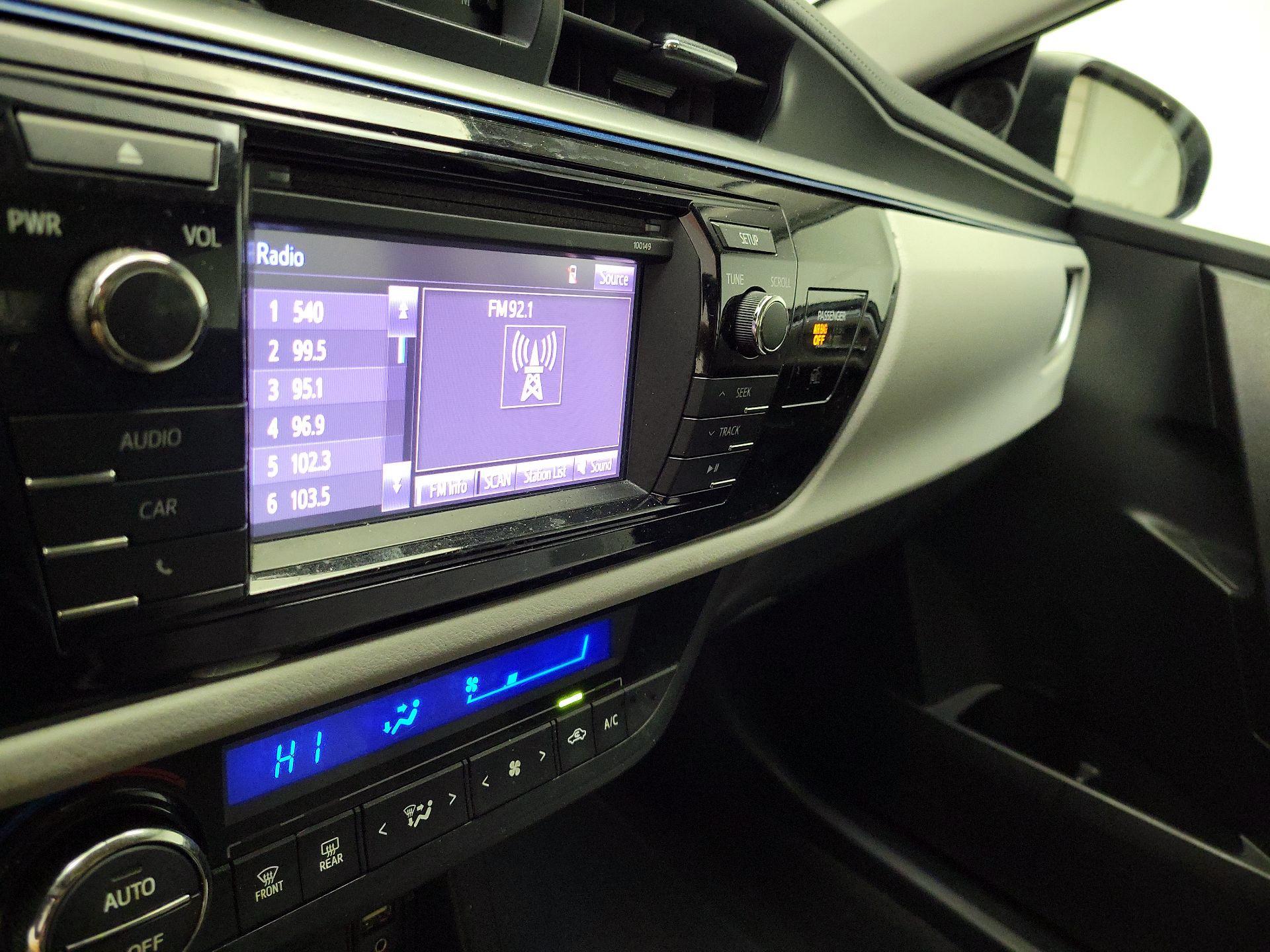 Thumbnail: 2015 Toyota Corolla - 15