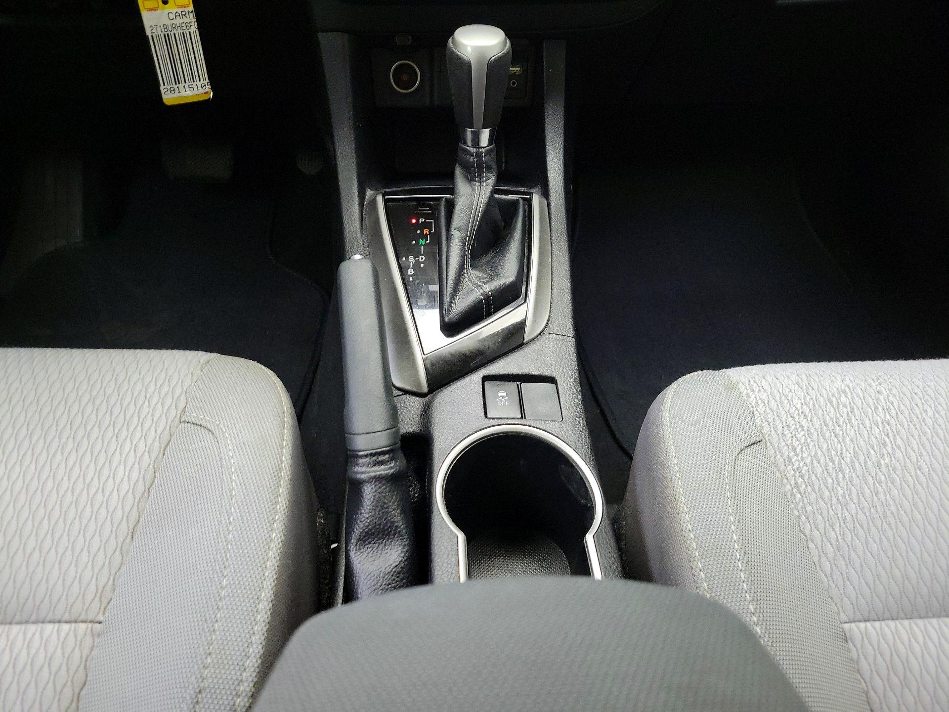 Thumbnail: 2015 Toyota Corolla - 17