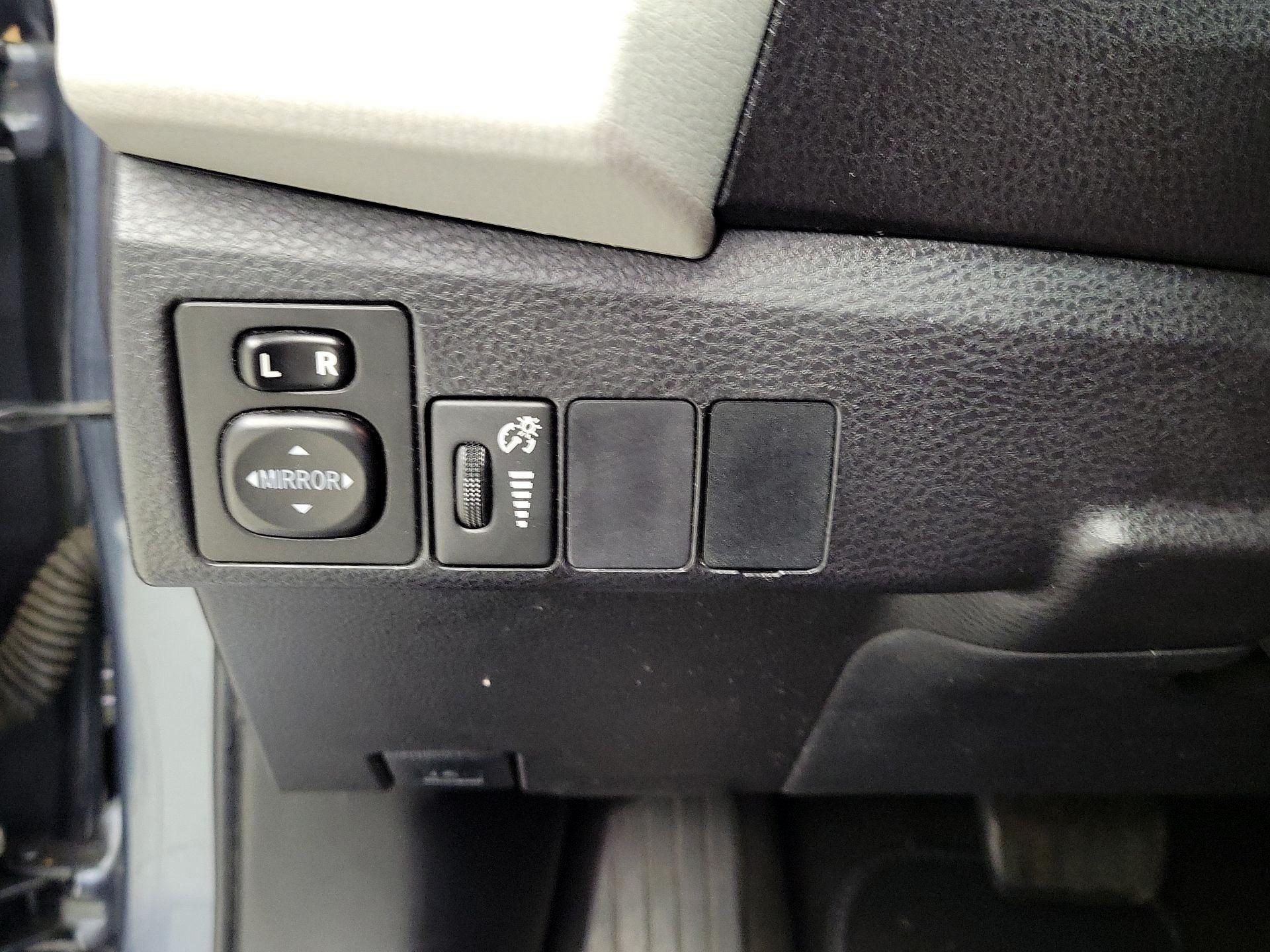 Thumbnail: 2016 Toyota Corolla - 13