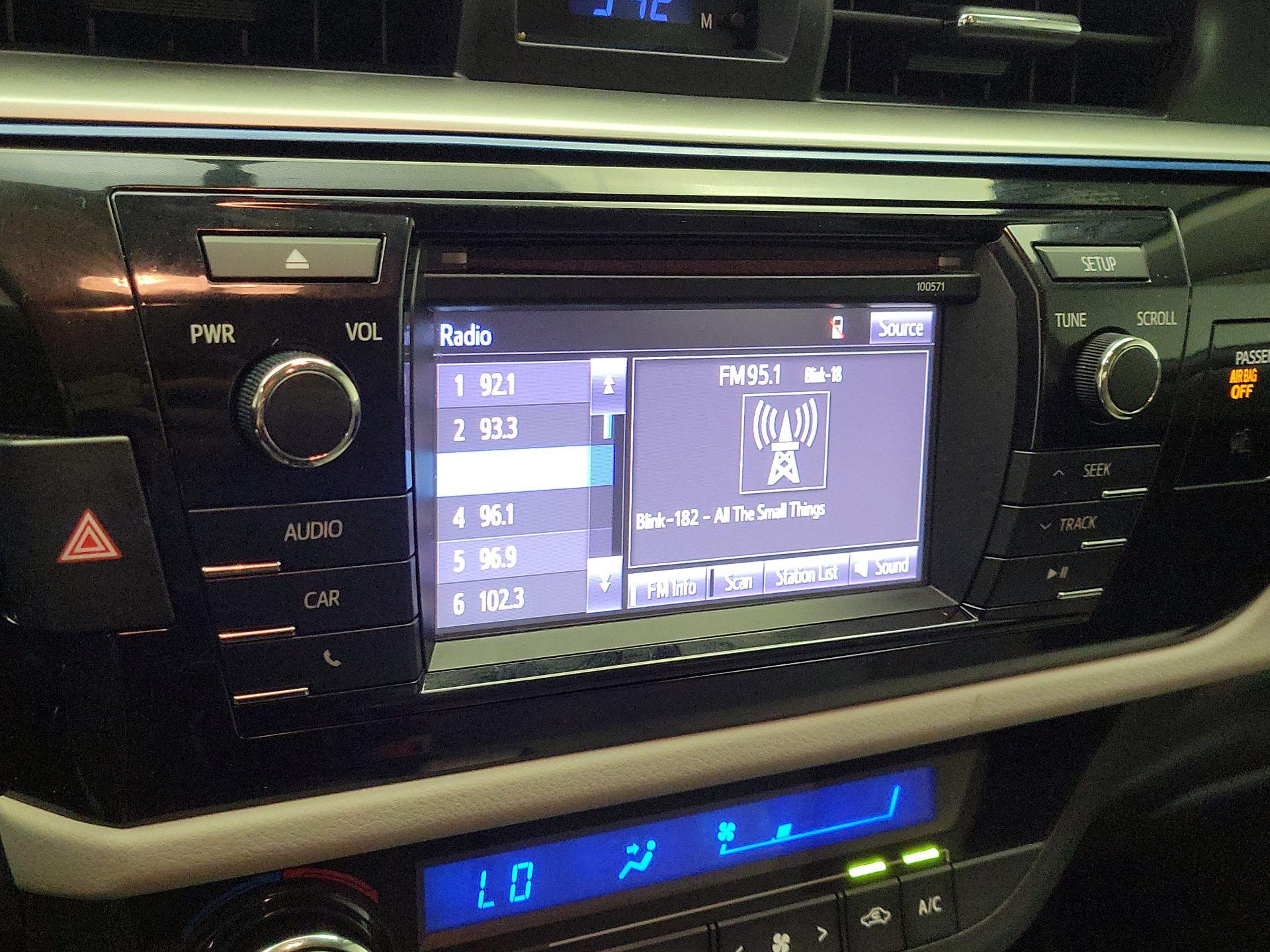 Thumbnail: 2016 Toyota Corolla - 15