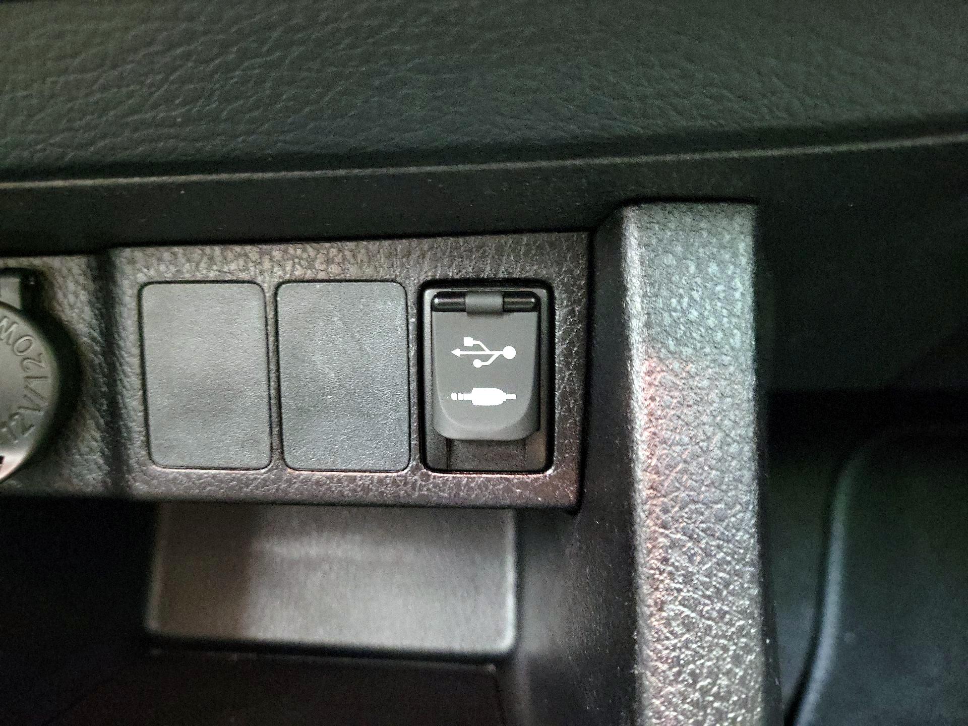 Thumbnail: 2016 Toyota Corolla - 18