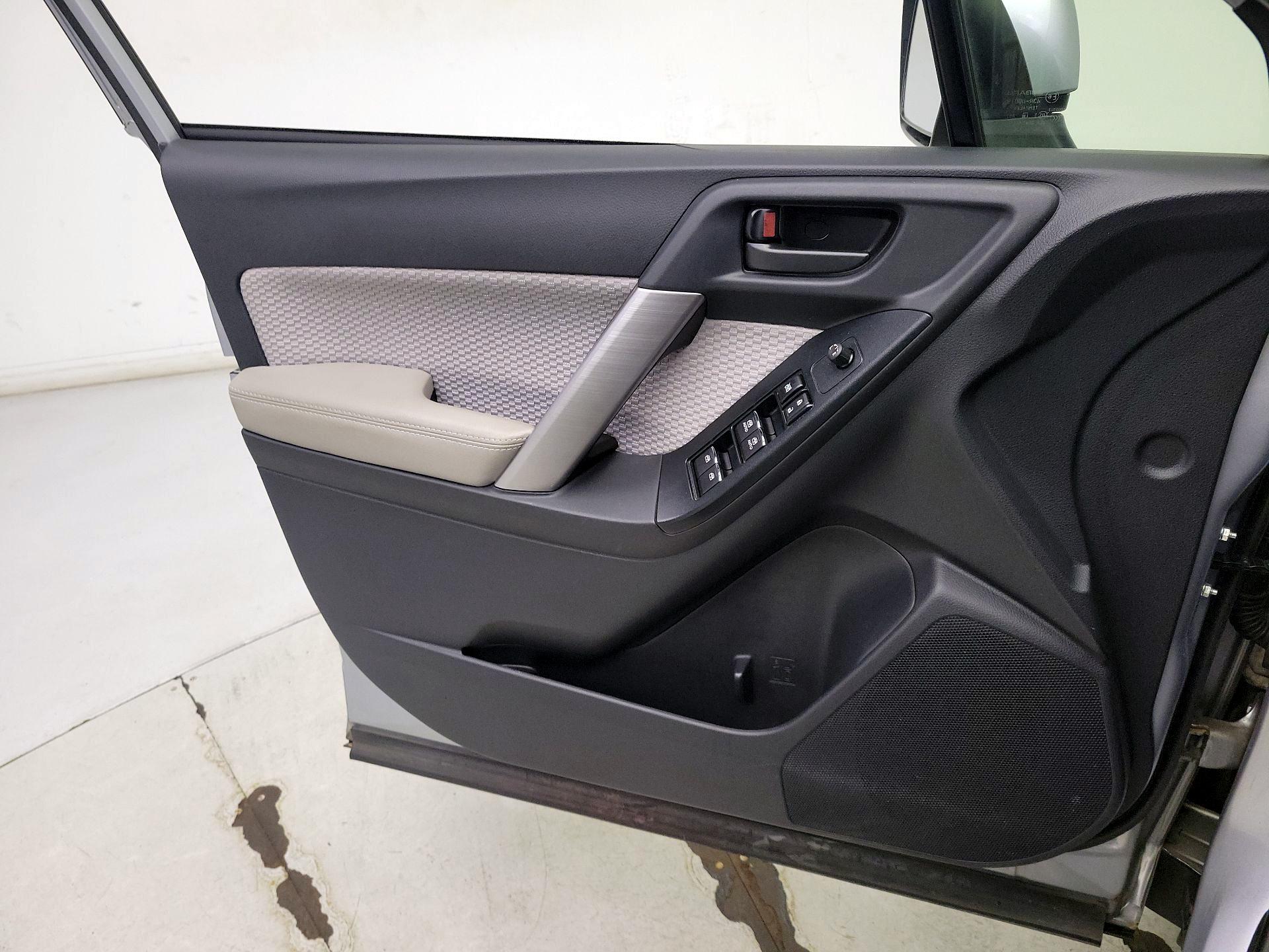 Thumbnail: 2017 Subaru Forester - 12