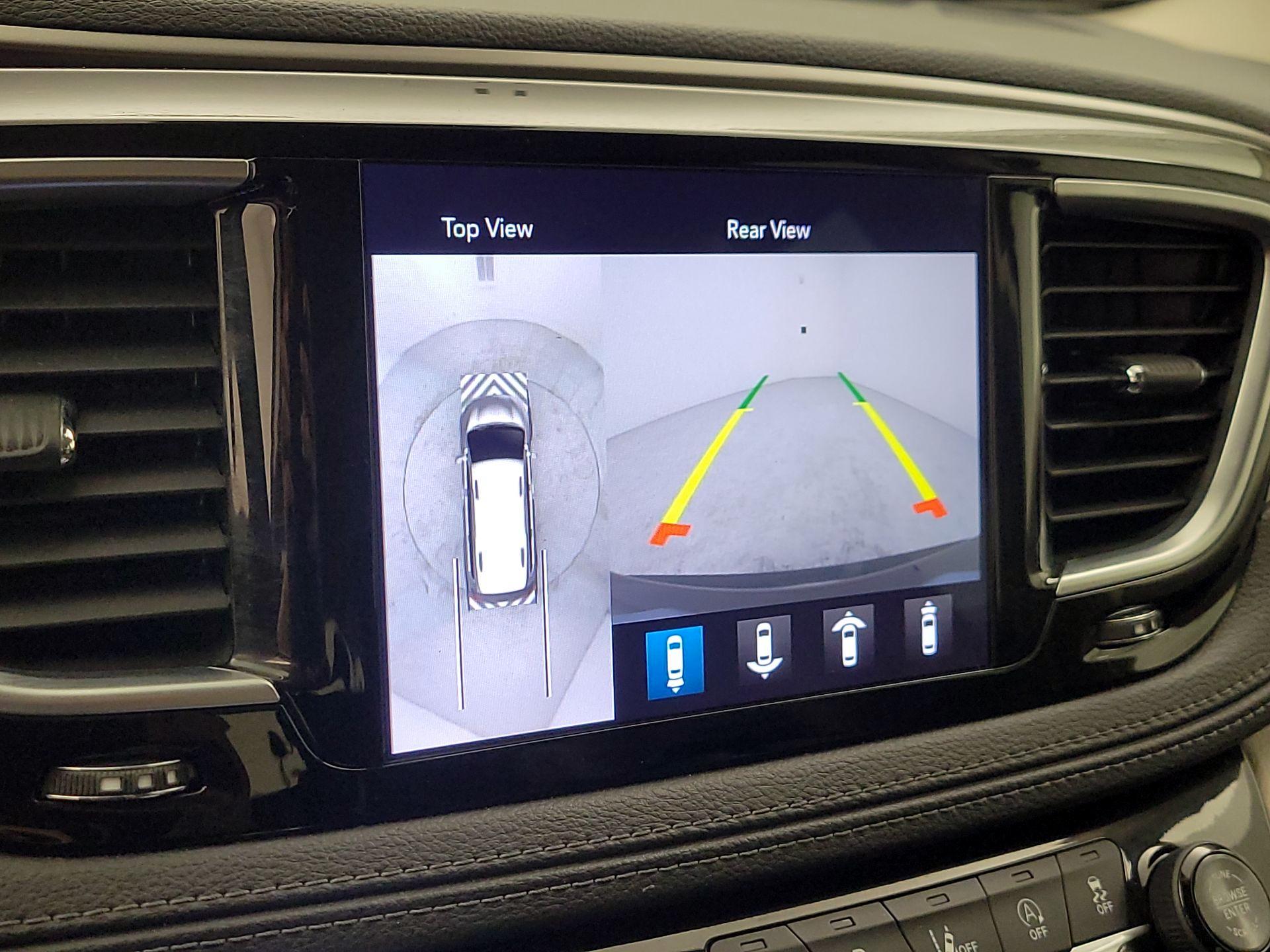 Thumbnail: 2018 Chrysler Pacifica - 14