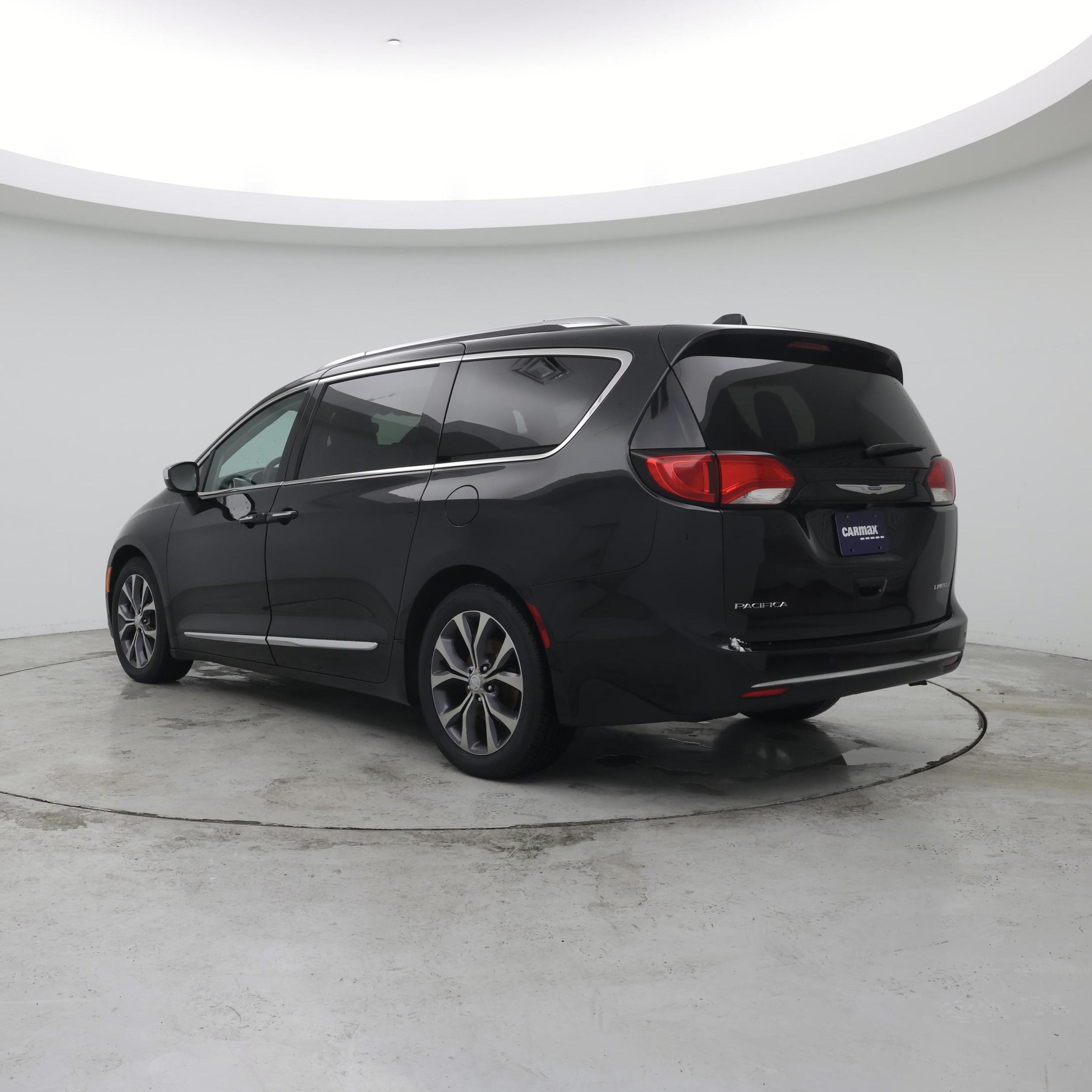 Thumbnail: 2018 Chrysler Pacifica - 2