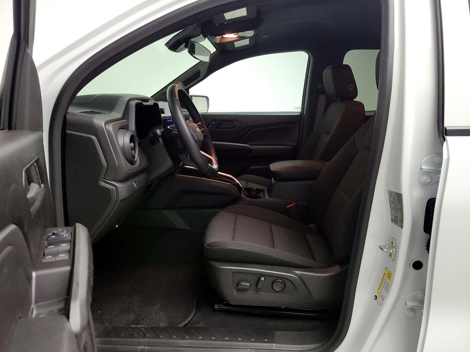 Thumbnail: 2025 Chevrolet Colorado - 11