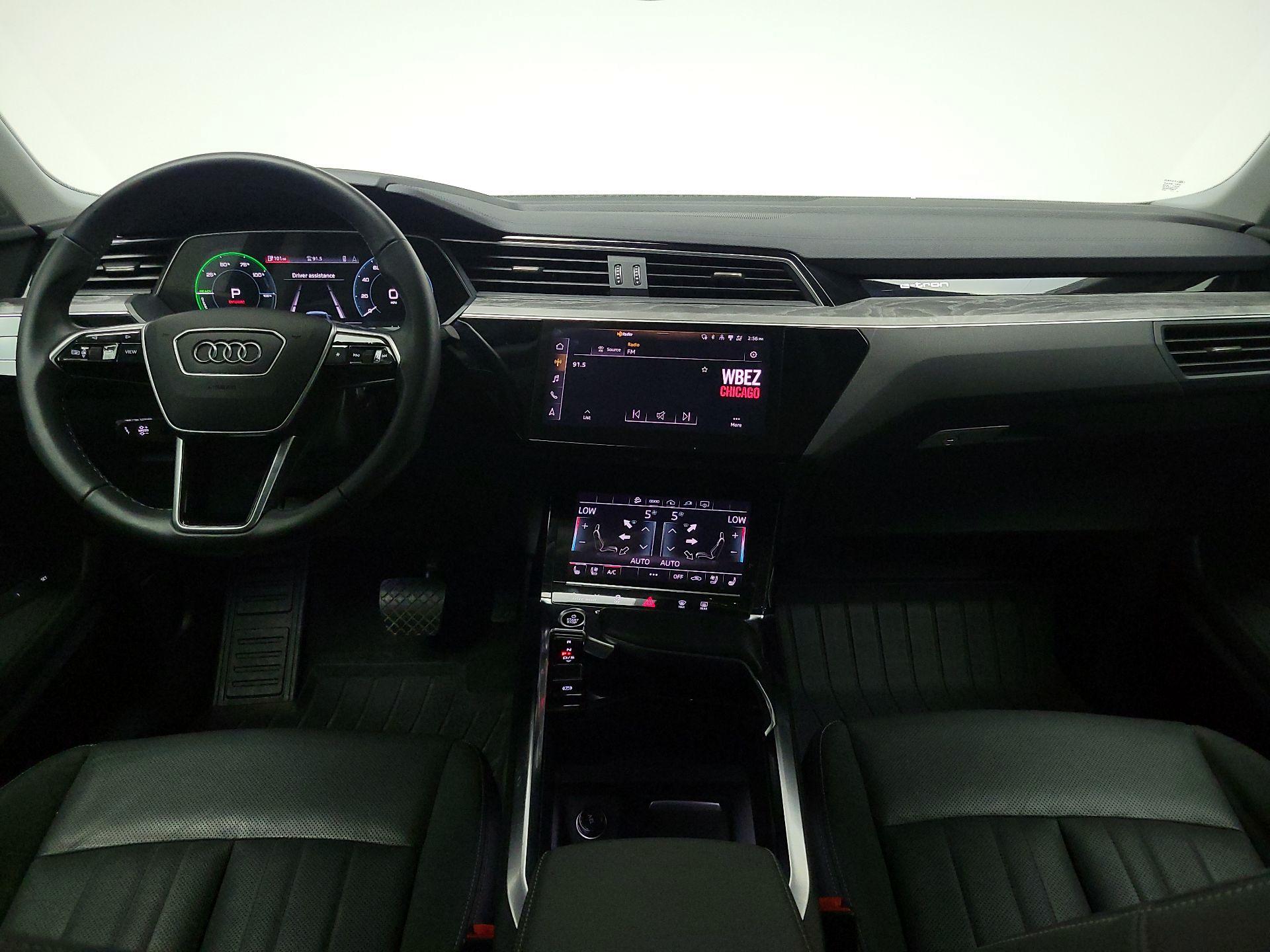 Thumbnail: 2022 Audi e-tron S - 9