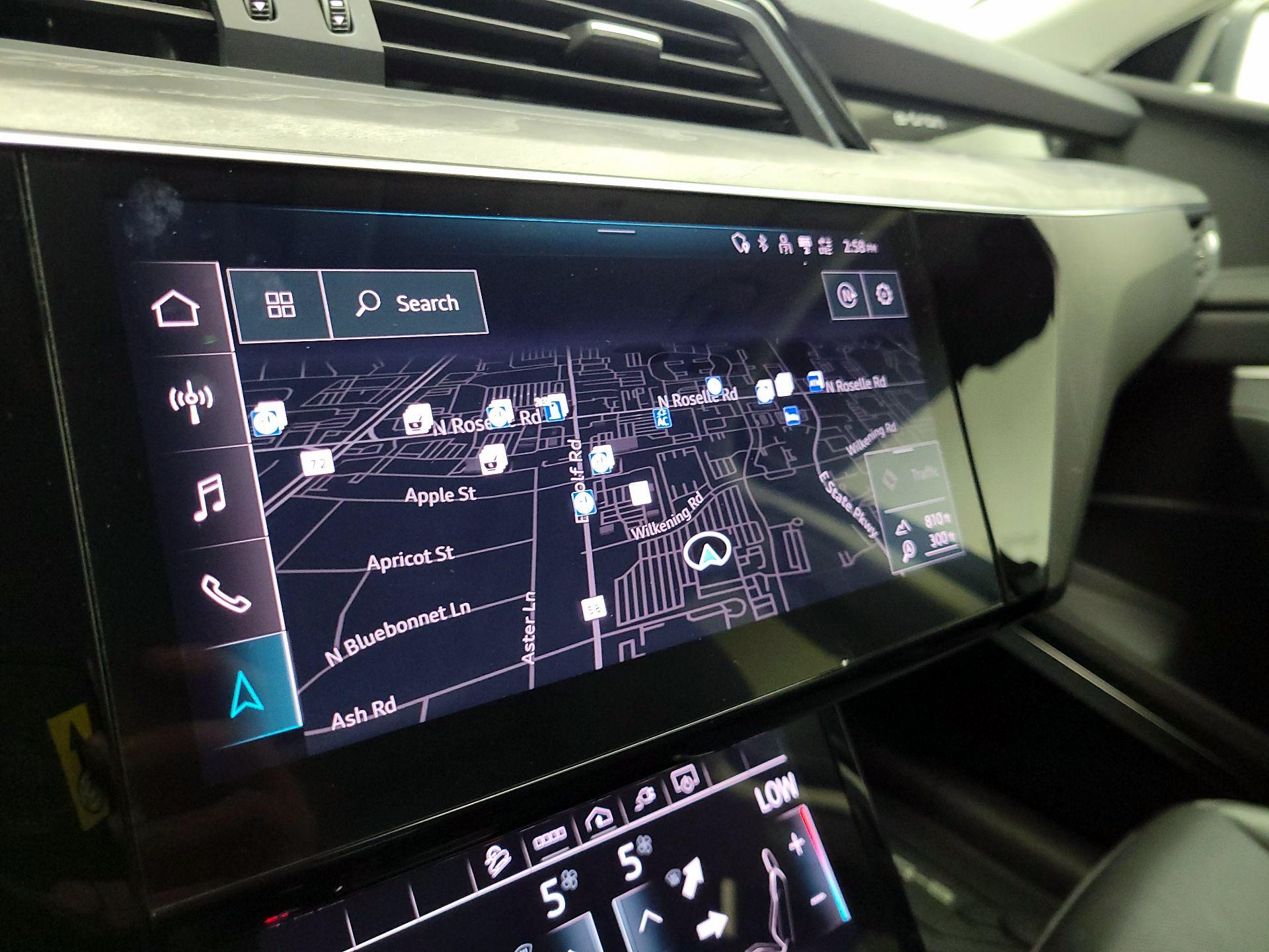 Thumbnail: 2022 Audi e-tron S - 14