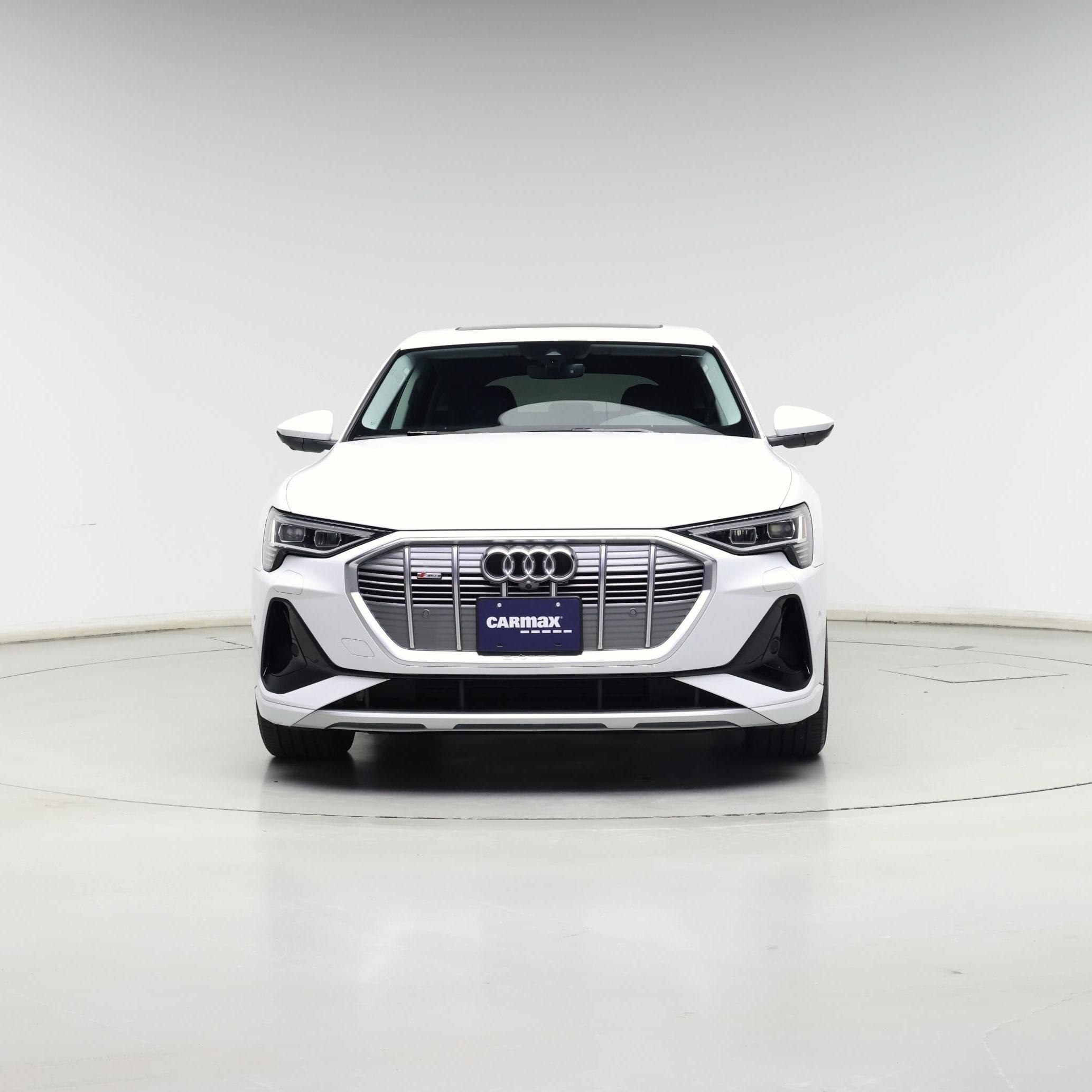 Thumbnail: 2022 Audi e-tron S - 5