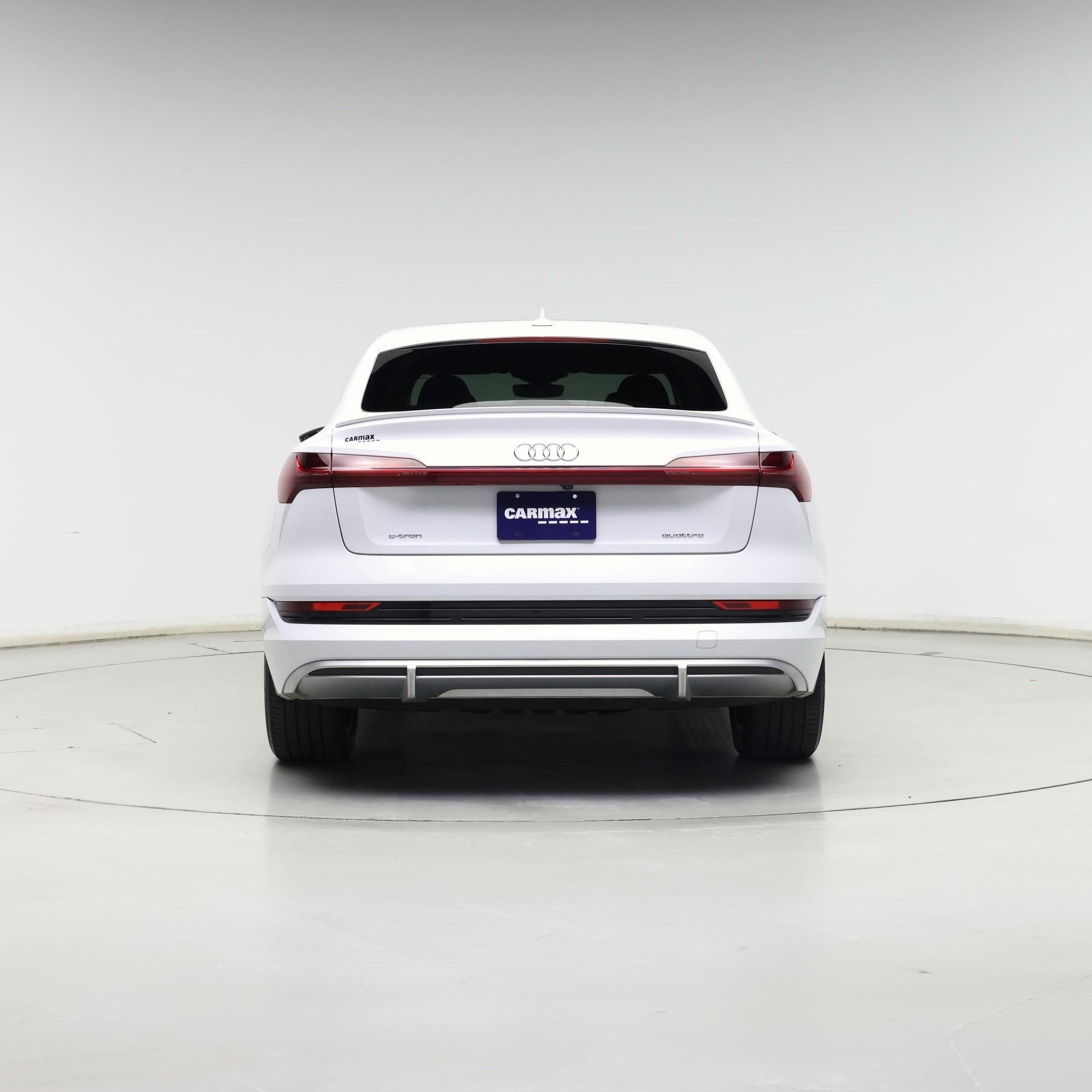 Thumbnail: 2022 Audi e-tron S - 6