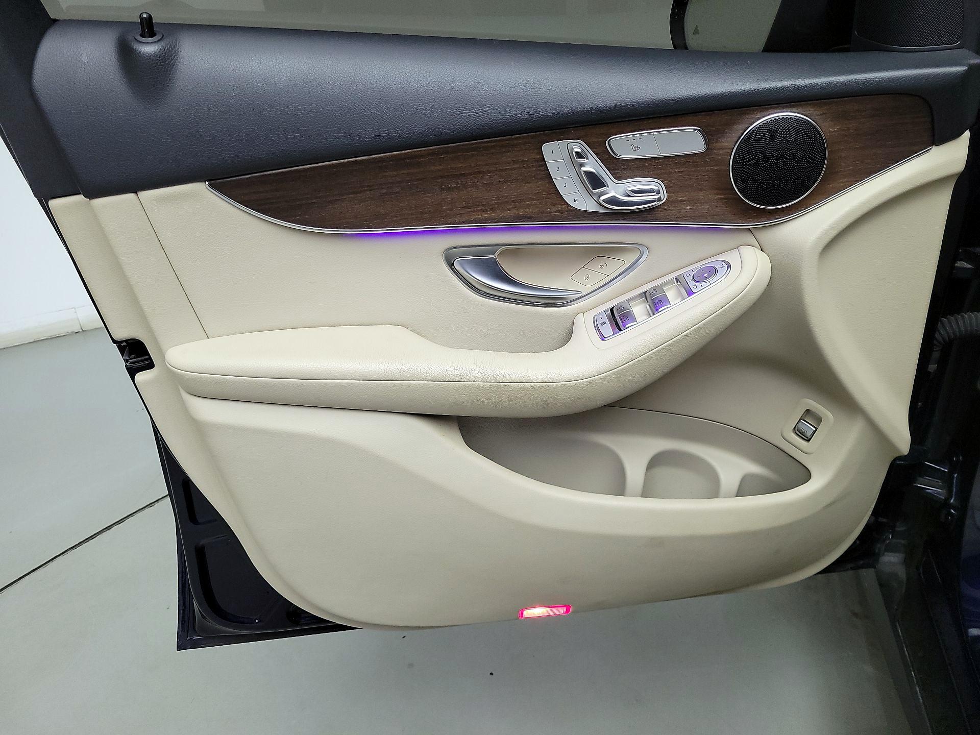 Thumbnail: 2022 Mercedes-Benz GLC - 12