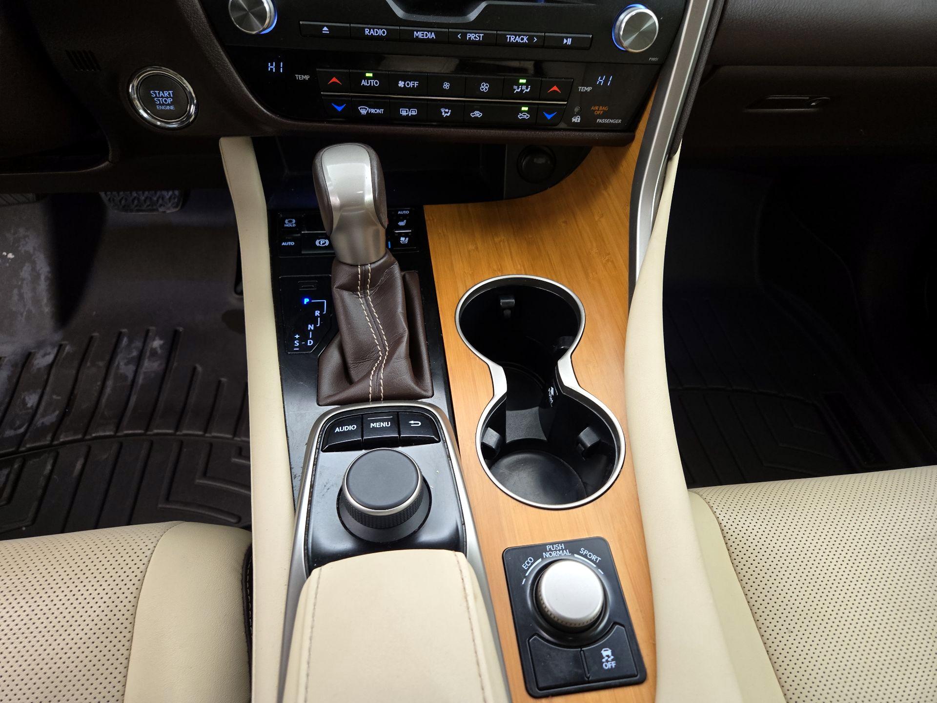 Thumbnail: 2016 Lexus RX - 17