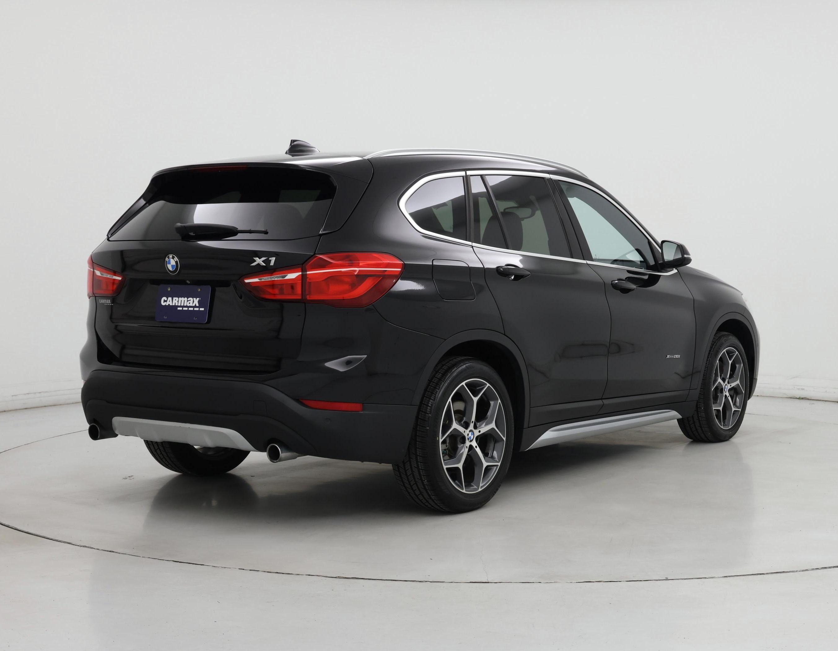 Thumbnail: 2017 BMW X1 - 8