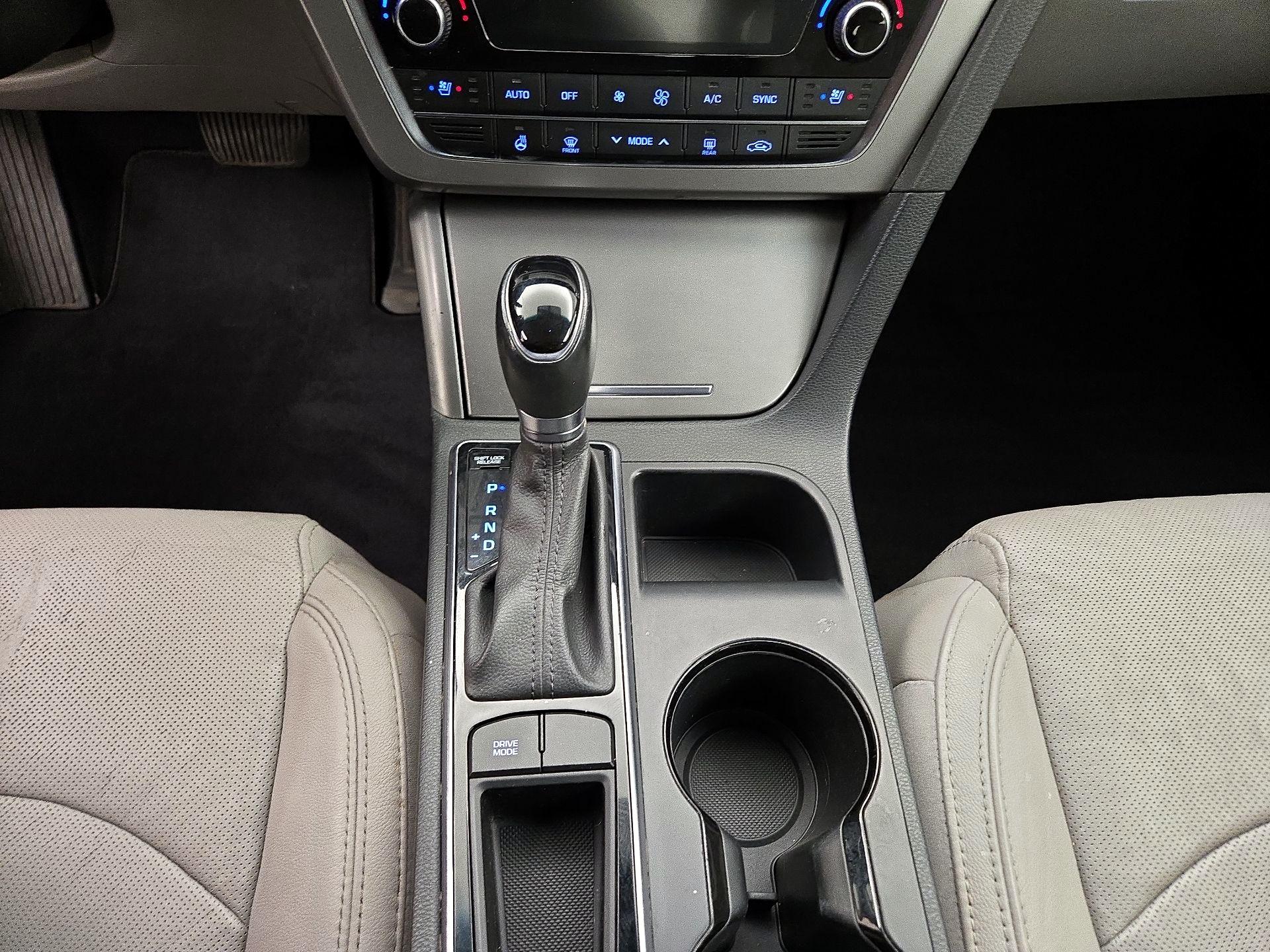 Thumbnail: 2015 Hyundai Sonata - 18