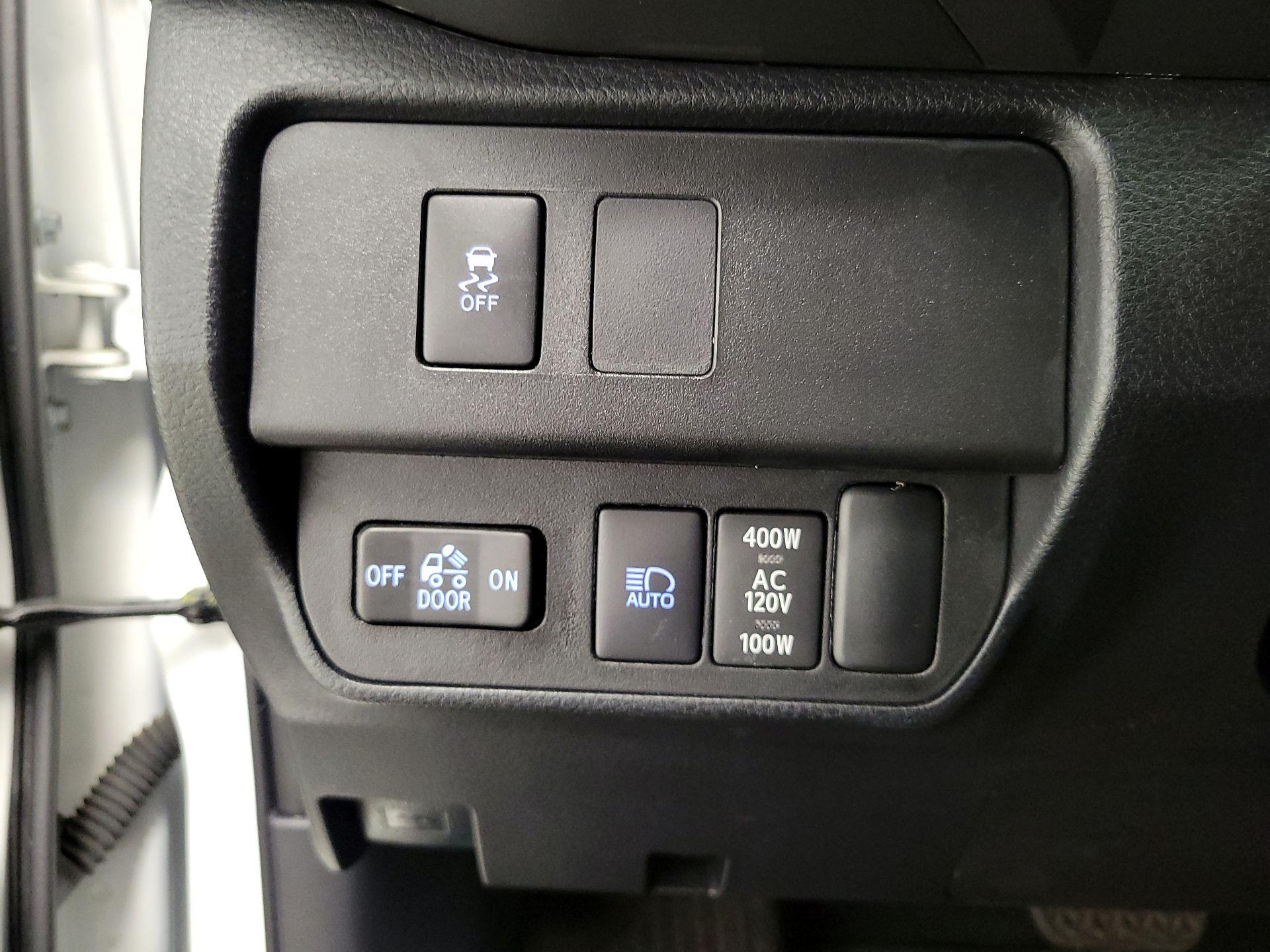 Thumbnail: 2023 Toyota Tacoma - 13