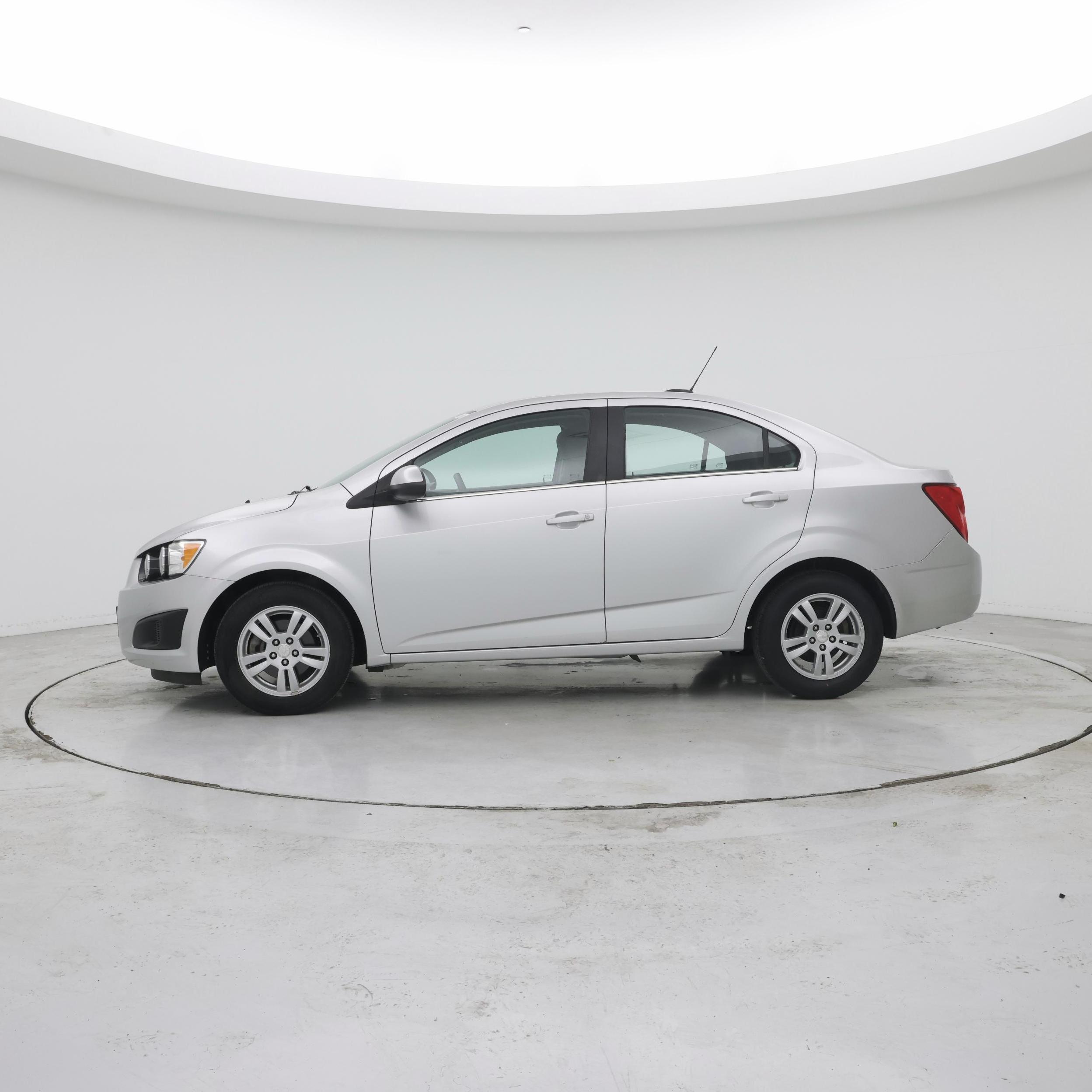 Thumbnail: 2015 Chevrolet Sonic - 3