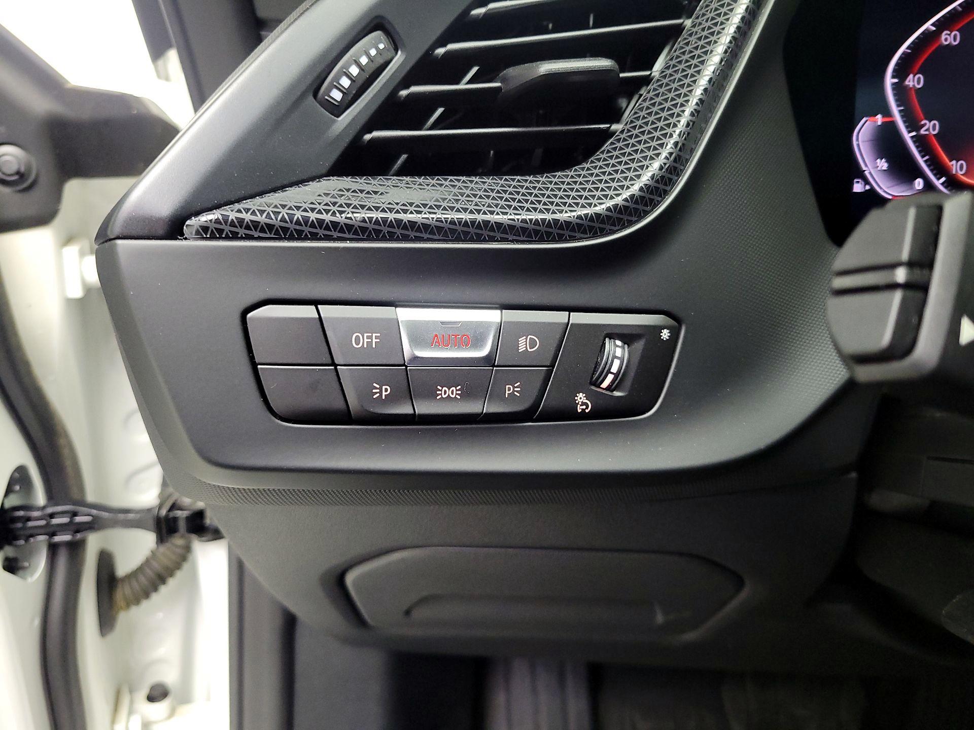 Thumbnail: 2022 BMW 2 Series - 13