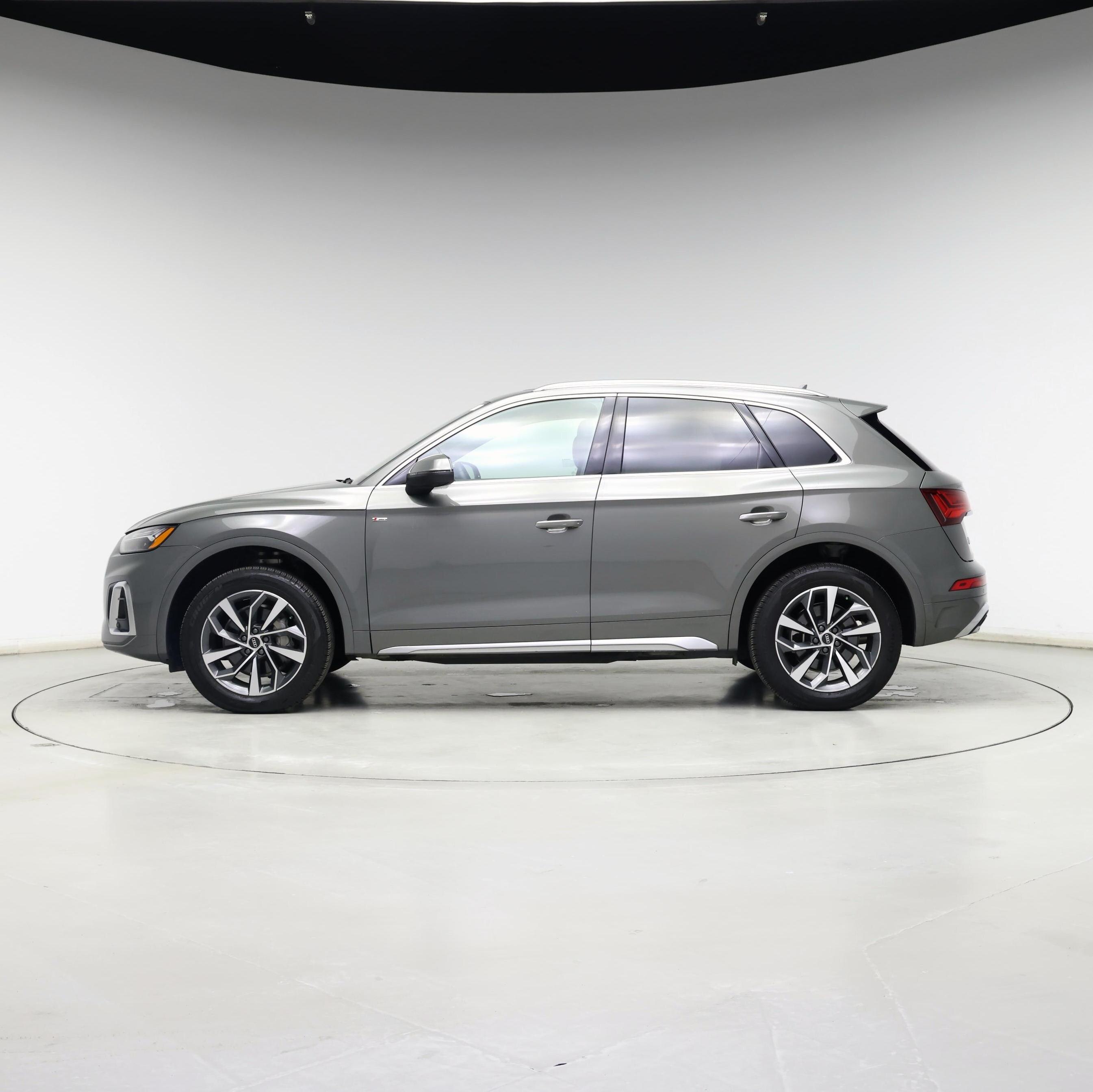 Thumbnail: 2023 Audi Q5 - 3