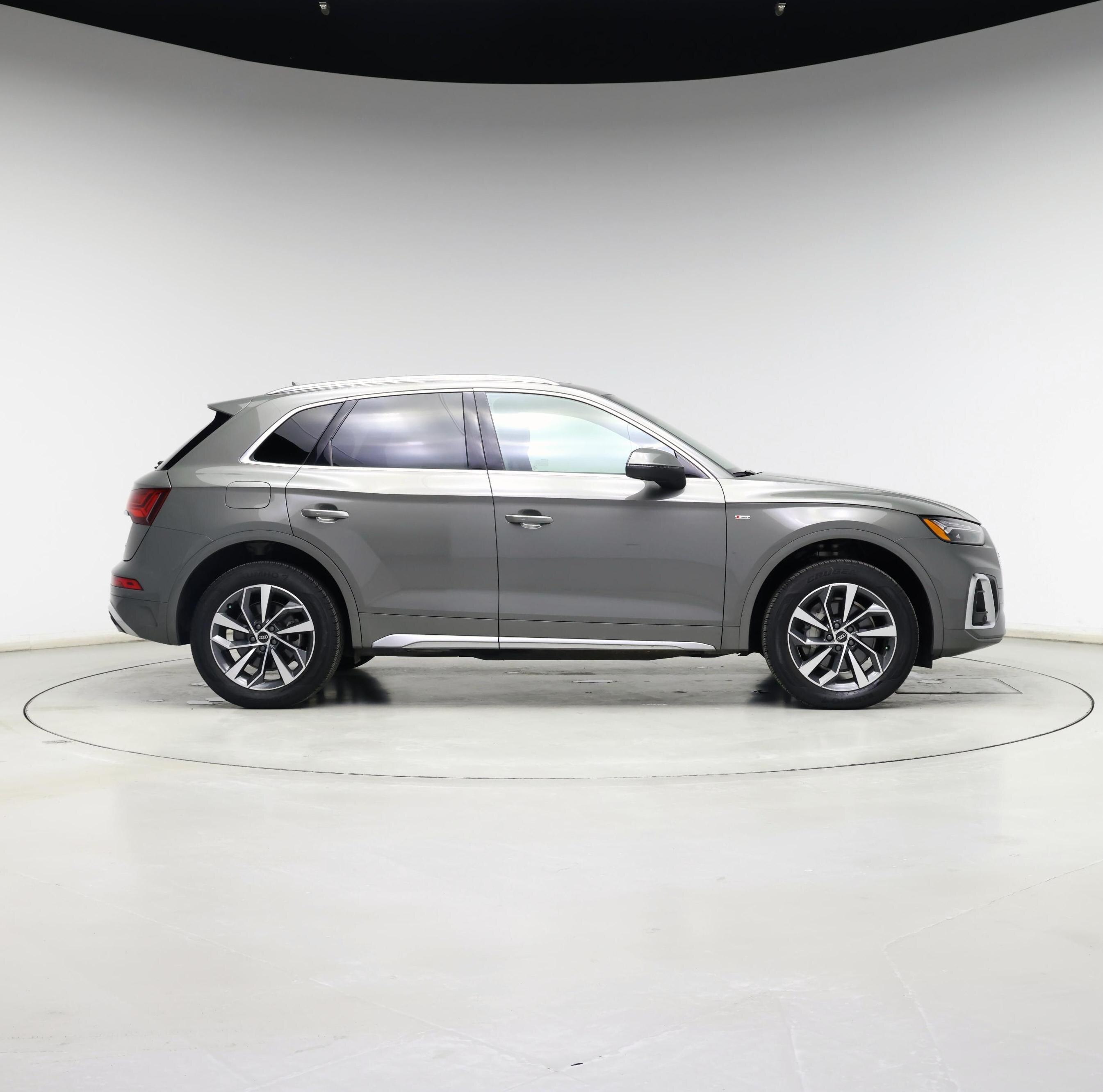 Thumbnail: 2023 Audi Q5 - 7