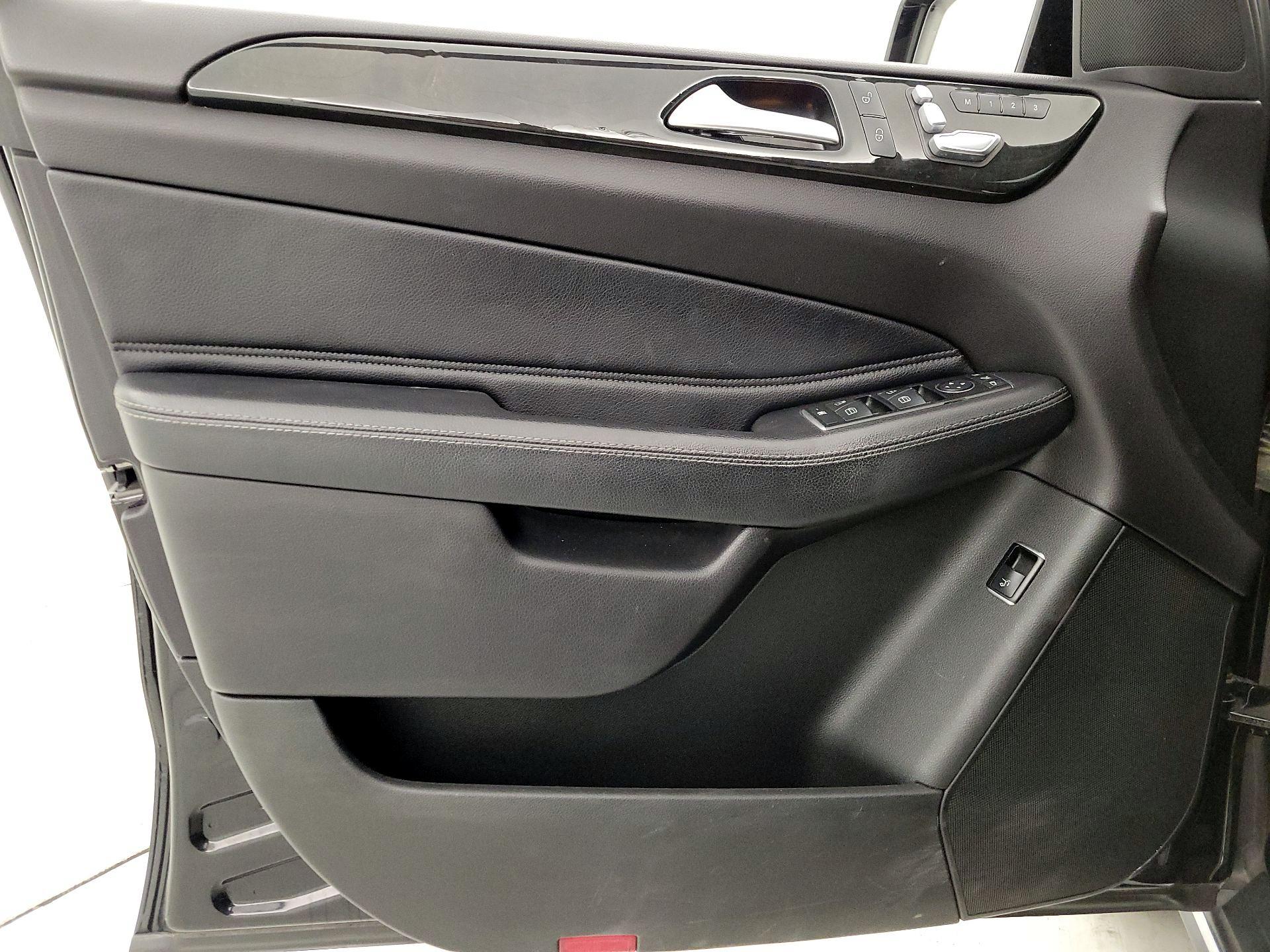 Thumbnail: 2016 Mercedes-Benz GLE - 12