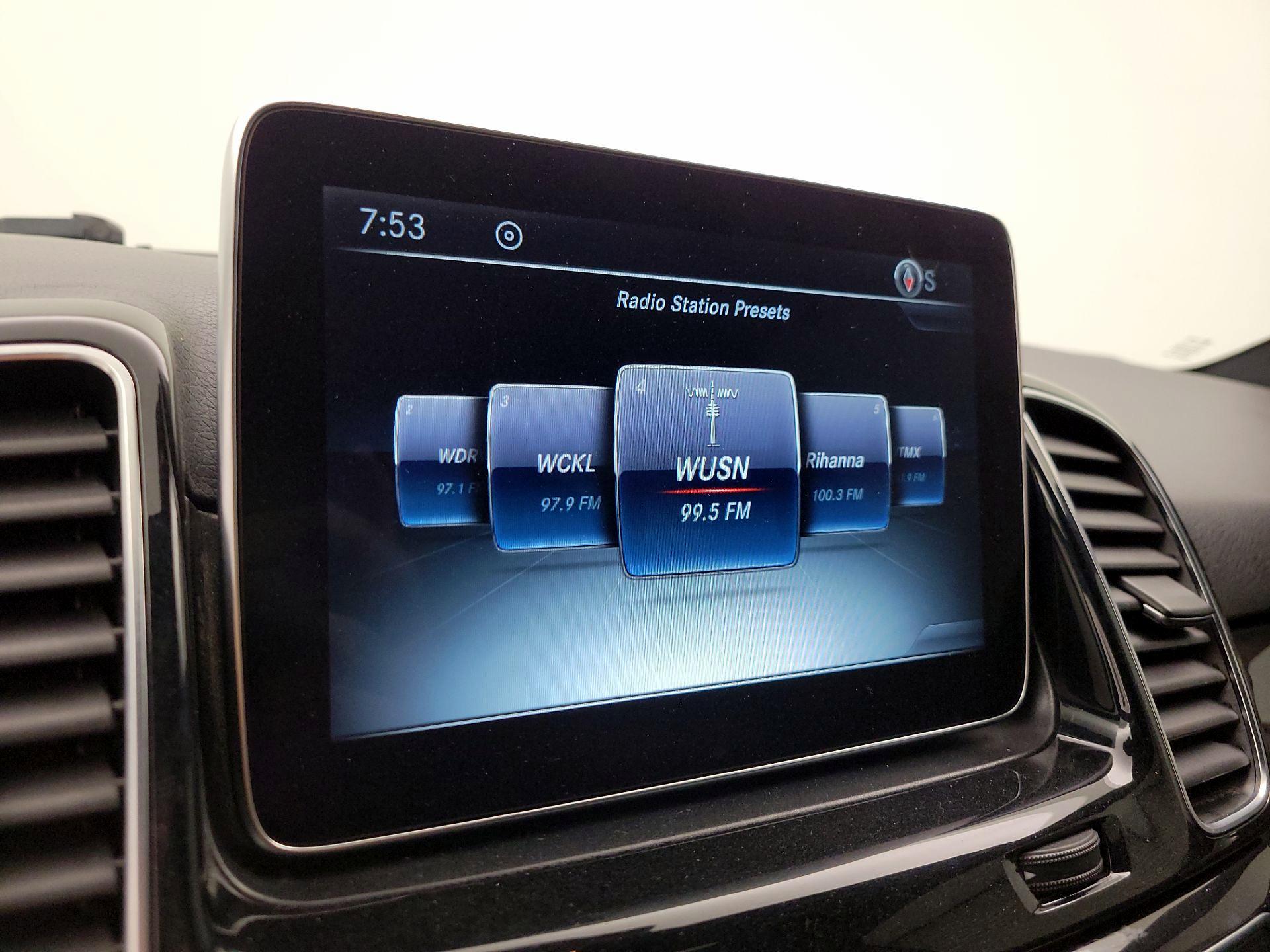 Thumbnail: 2016 Mercedes-Benz GLE - 16