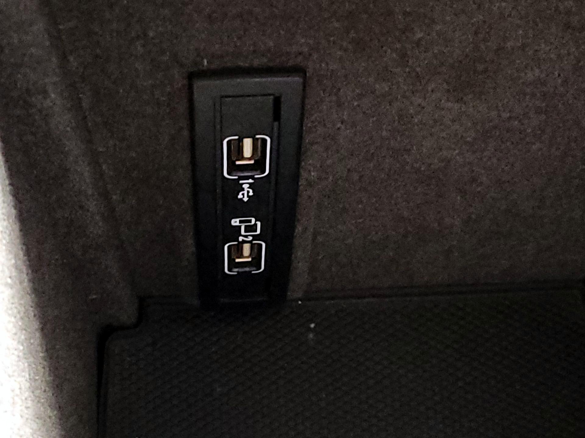 Thumbnail: 2016 Mercedes-Benz GLE - 19