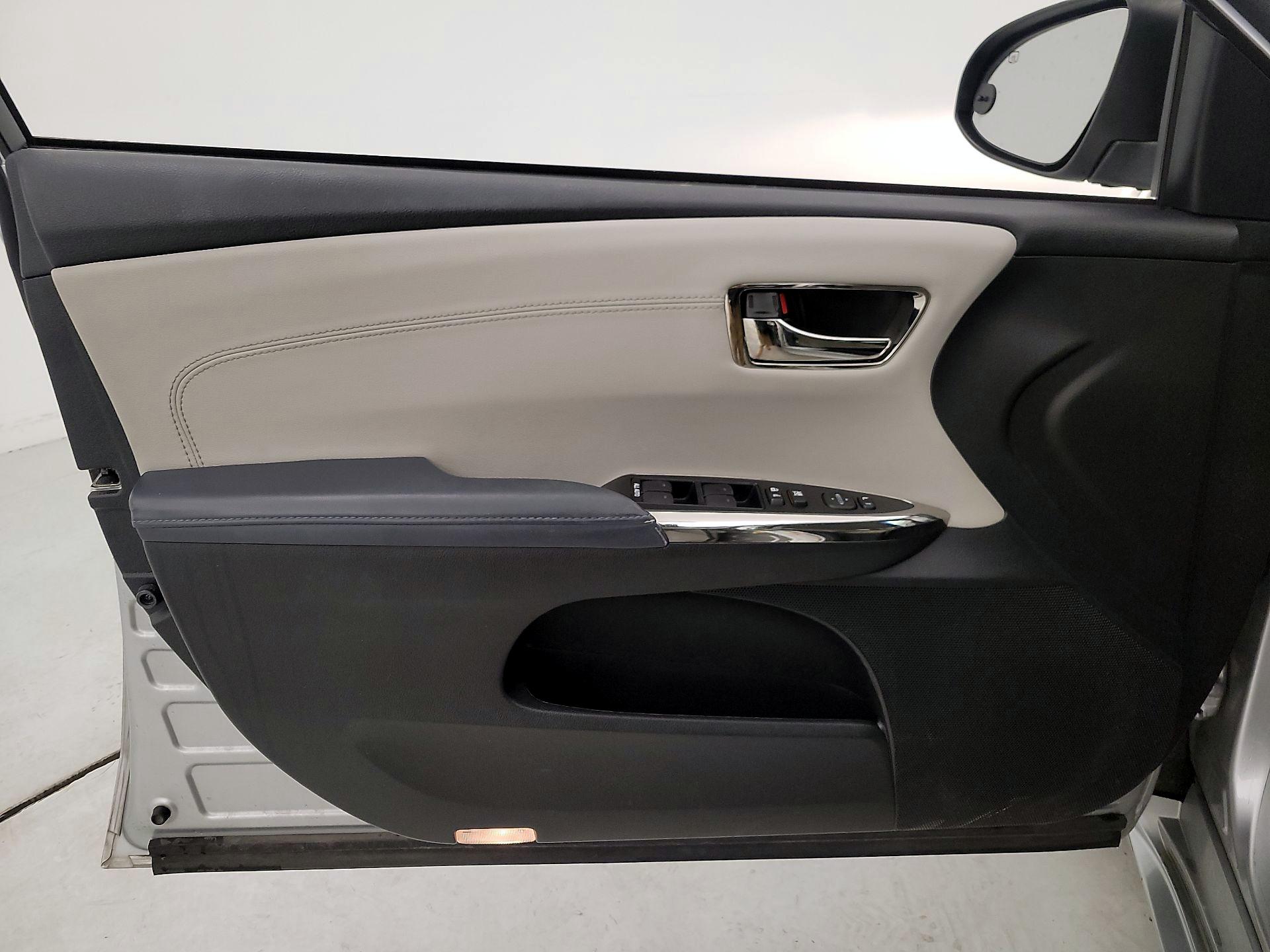 Thumbnail: 2015 Toyota Avalon - 12